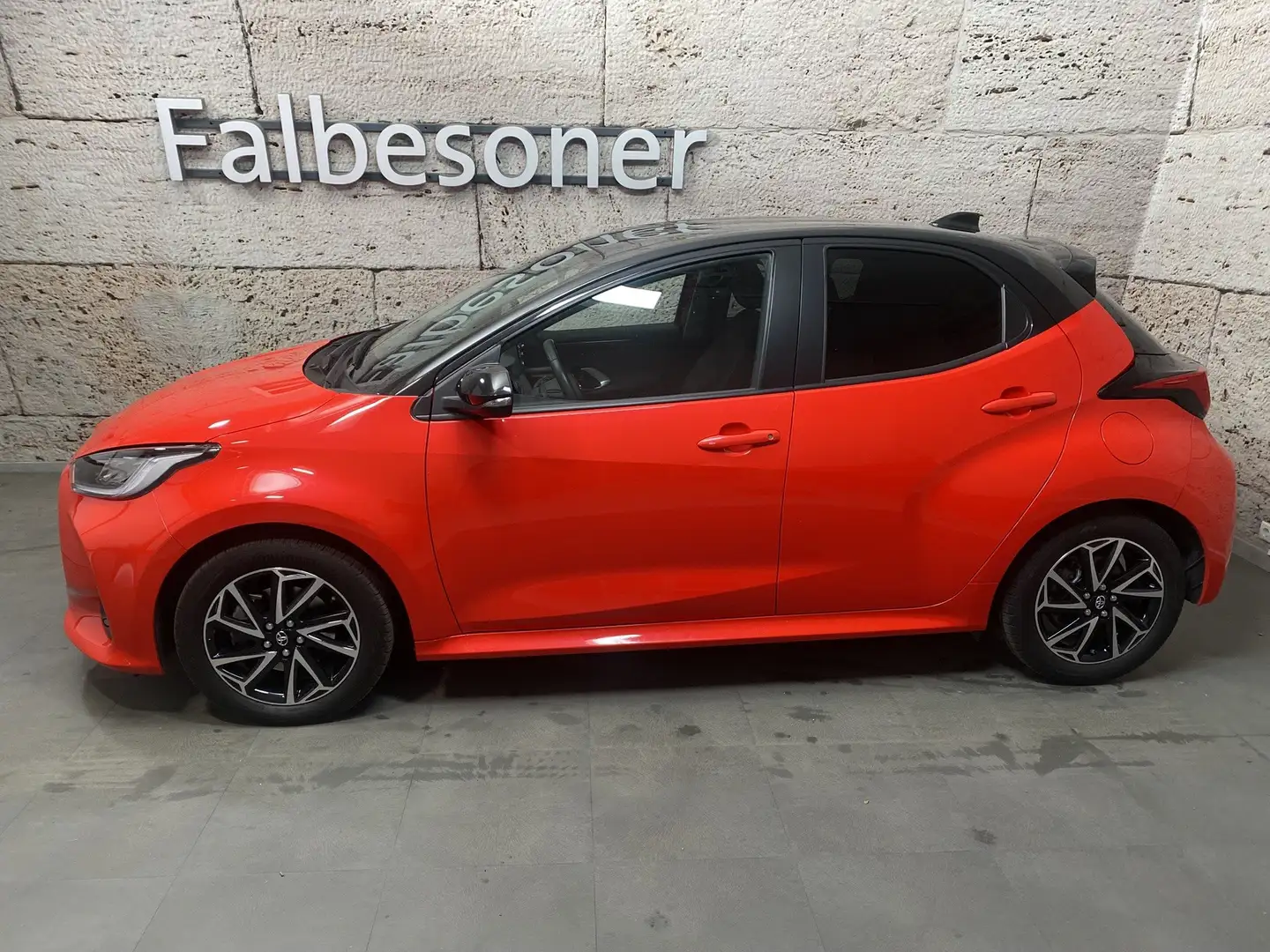 Toyota Yaris 1,5 VVT-i Hybrid Design Rosso - 2