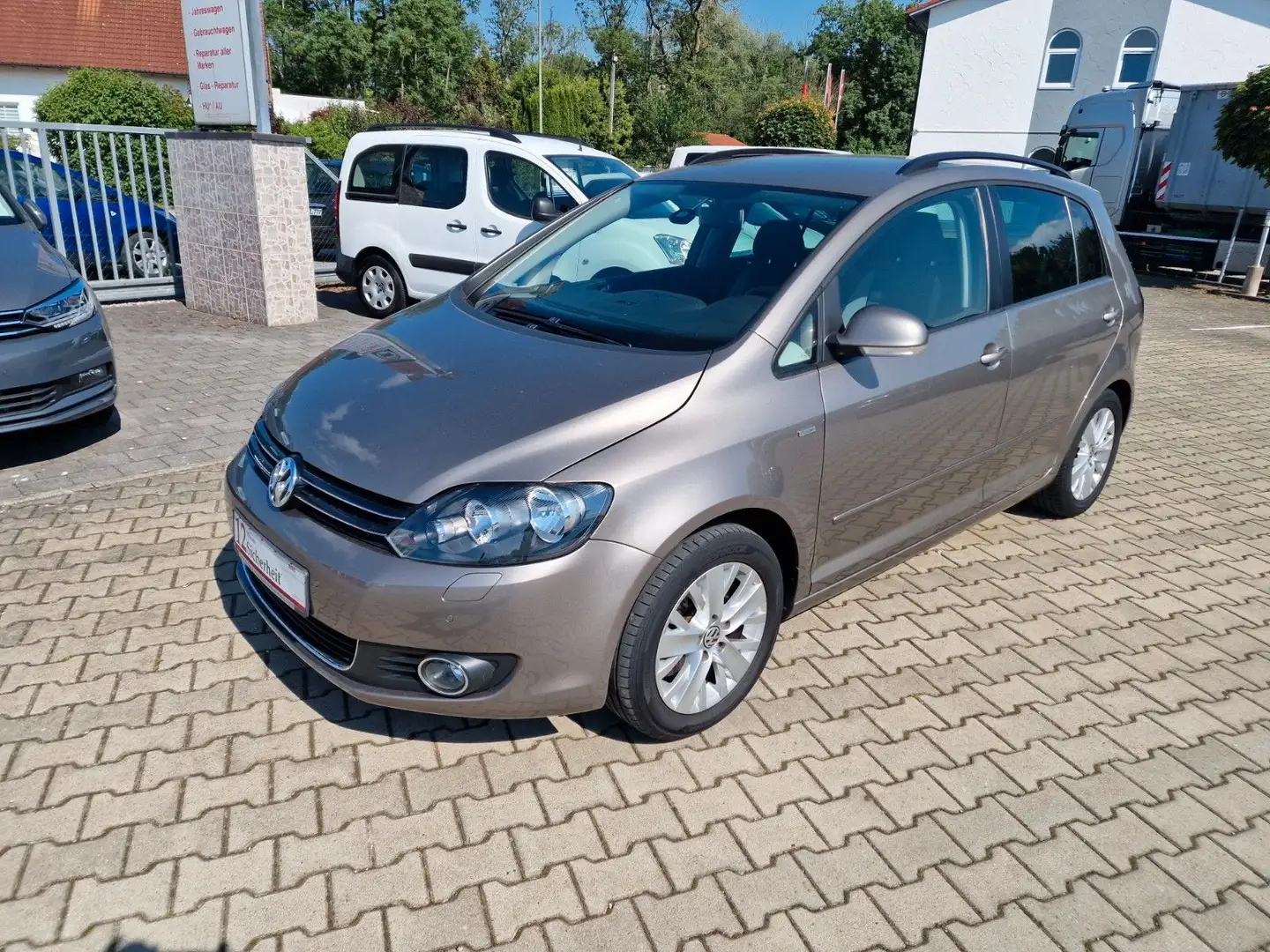 Volkswagen Golf Plus* Life*Automatik*AHK*mtl. 199,- Braun - 1