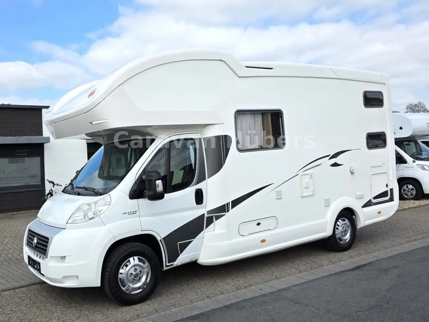 Euramobil Terrestra TA 640 VB - Solar - Etagenbetten - Wit - 1