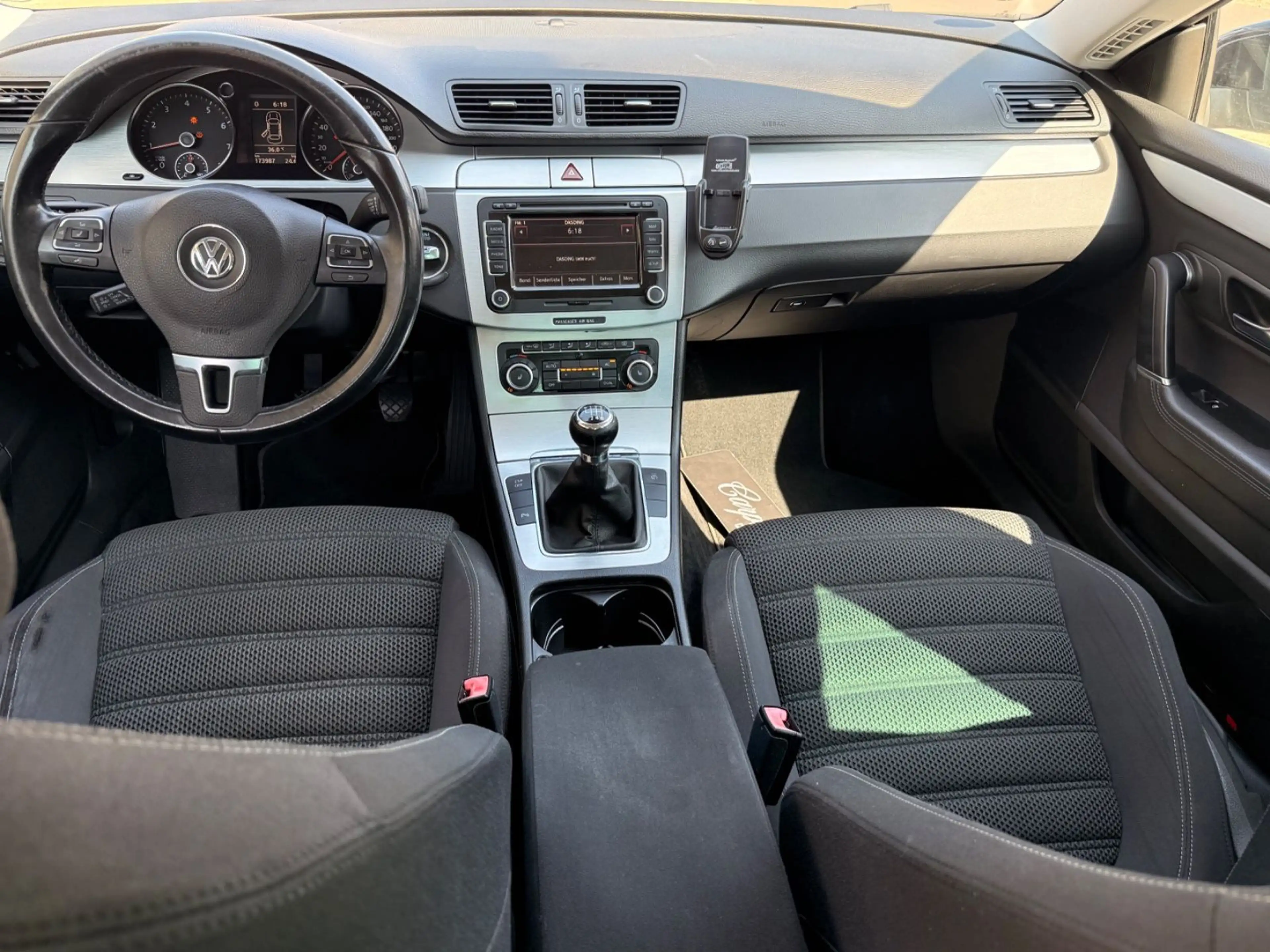 Volkswagen Passat CC MOTOR ÜBERHOLT, NAVI, Tüv 03.2028 — photo 23