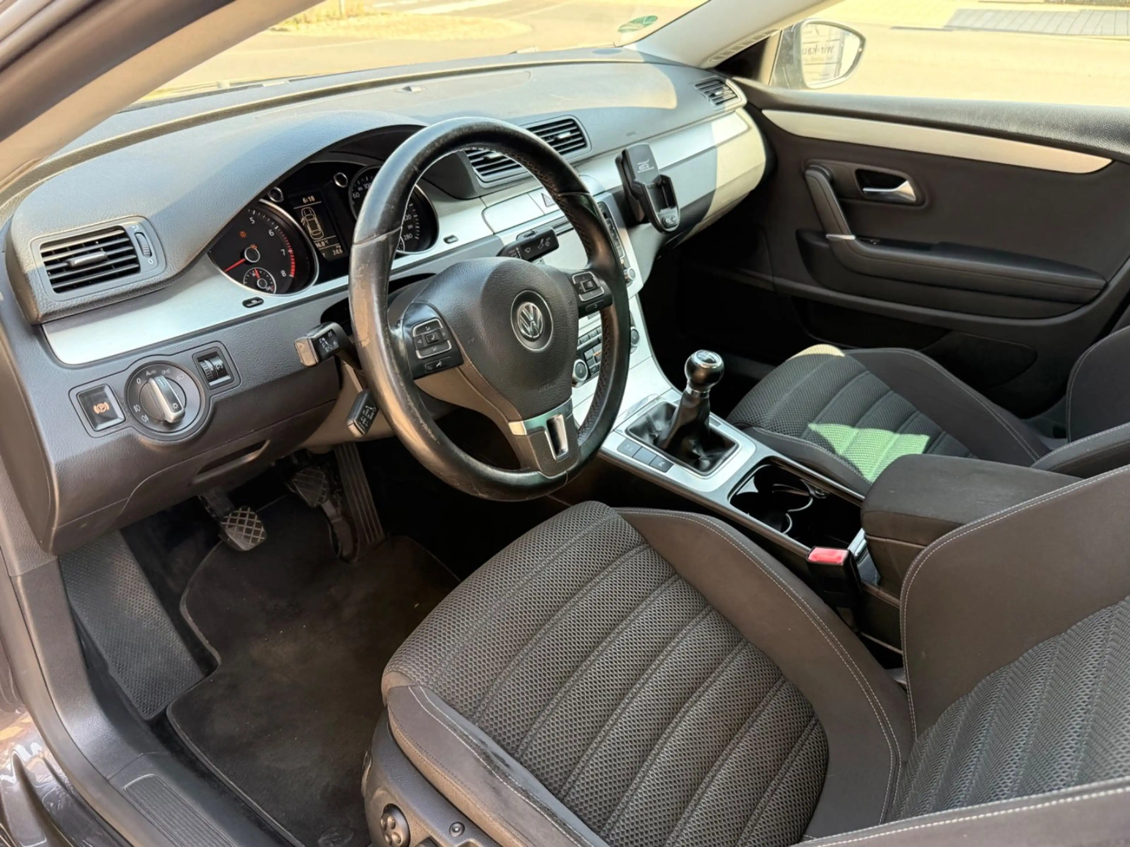 Volkswagen Passat CC MOTOR ÜBERHOLT, NAVI, Tüv 03.2028 — photo 20