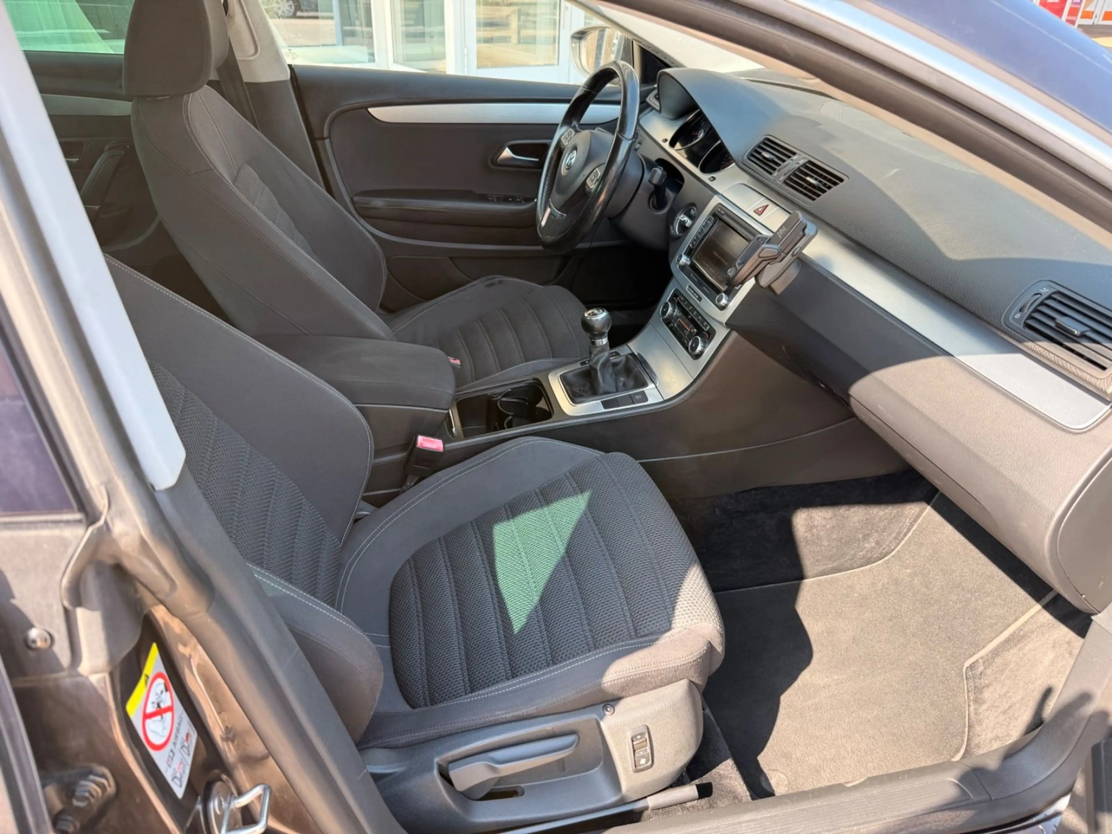 Volkswagen Passat CC MOTOR ÜBERHOLT, NAVI, Tüv 03.2028 — photo 26