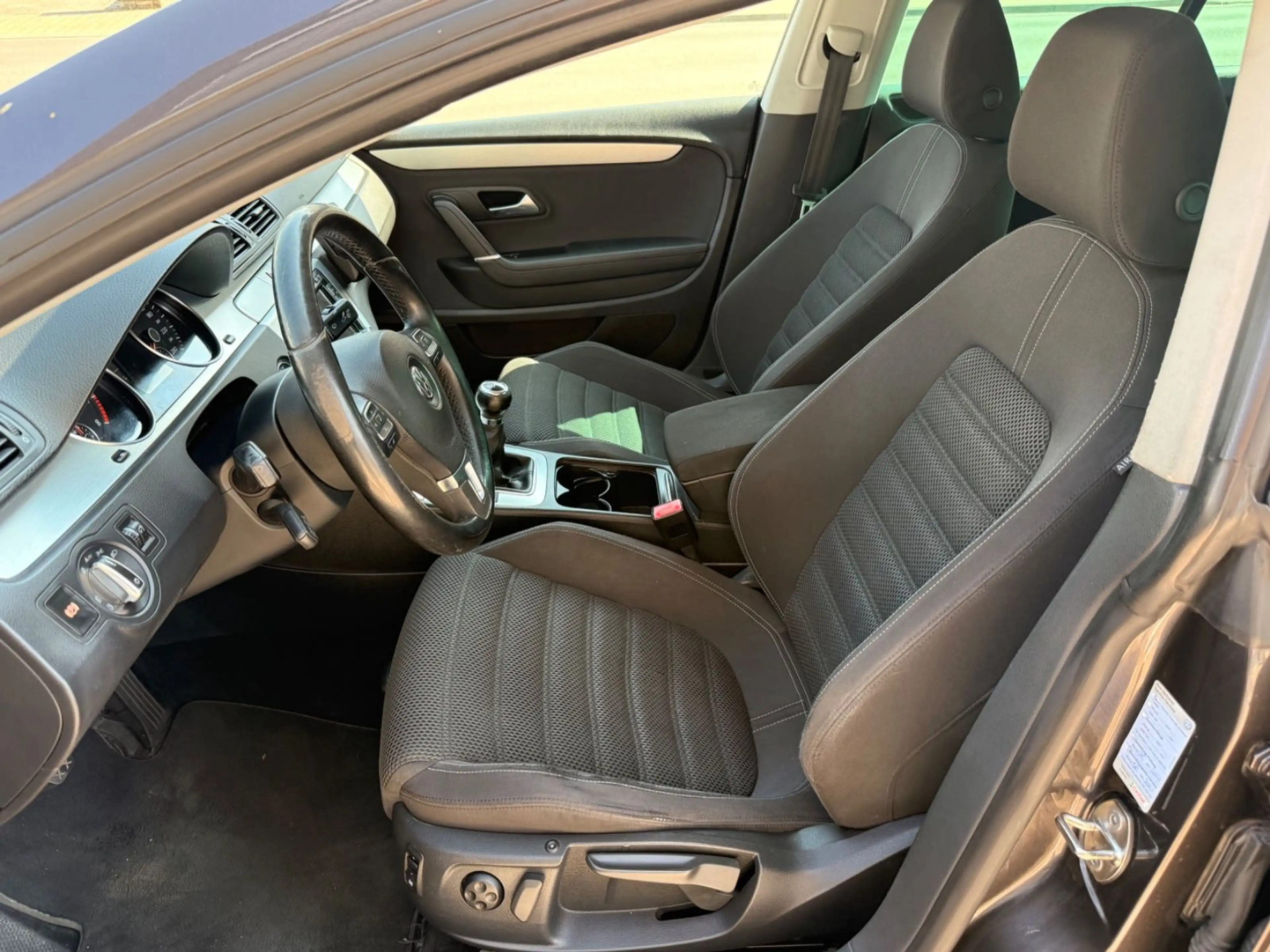 Volkswagen Passat CC MOTOR ÜBERHOLT, NAVI, Tüv 03.2028 — photo 21