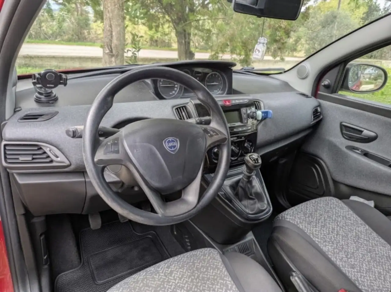 Lancia Ypsilon
