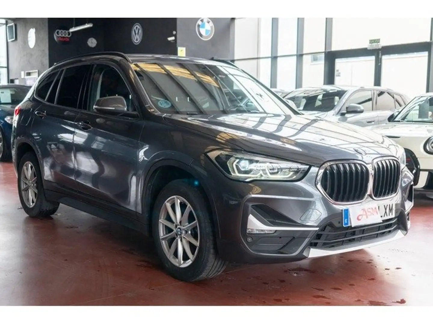 BMW X1 sDrive 18dA Gris - 2