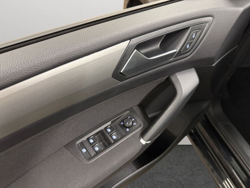 Volkswagen Touran 1.5TSI ACT OPF DSG — photo 13