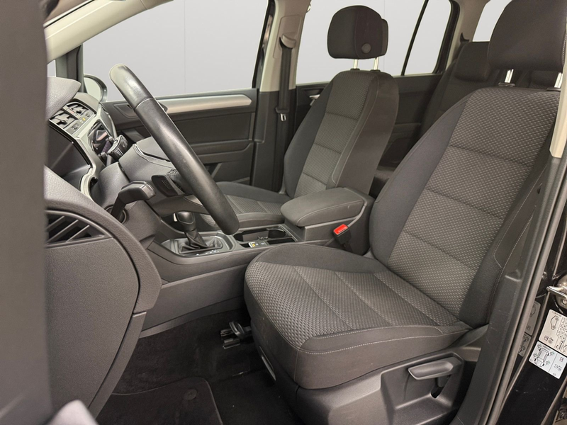 Volkswagen Touran 1.5TSI ACT OPF DSG — photo 8