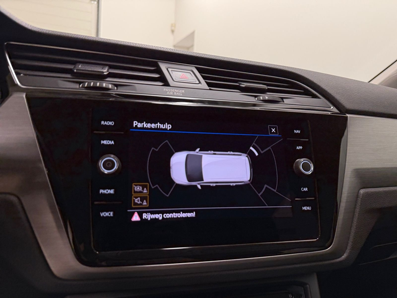 Volkswagen Touran 1.5TSI ACT OPF DSG — photo 11