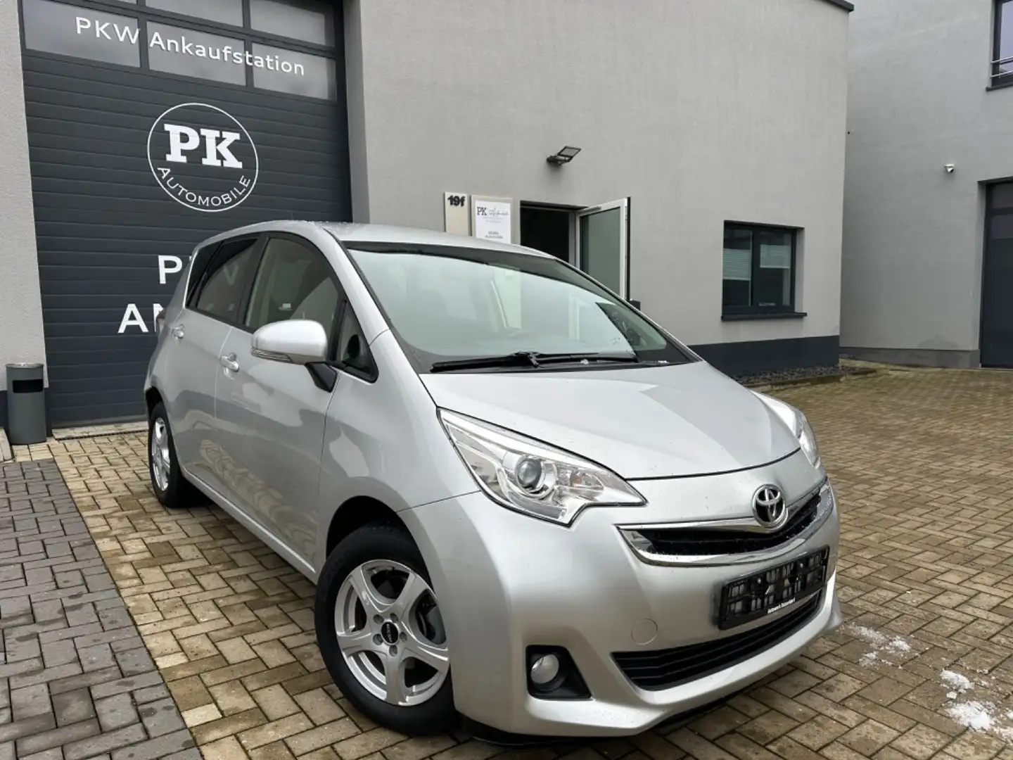 Toyota Verso-S Club KLIMA/KAMERA/1.HAND Argintiu - 2