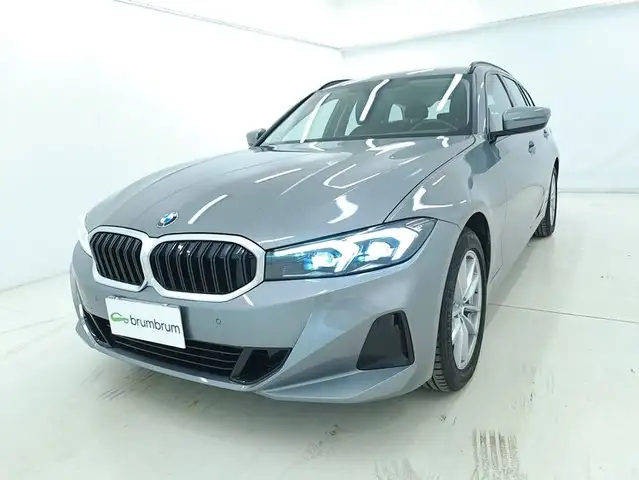 BMW 3 Series view 9