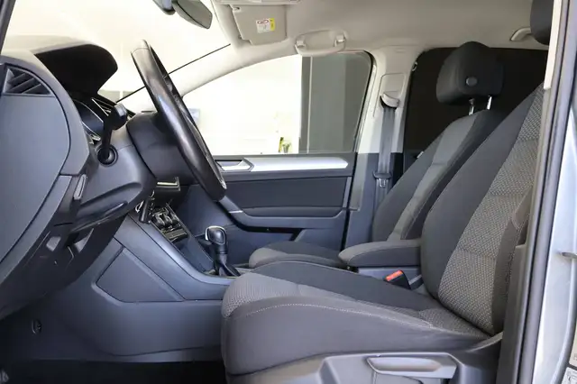 Volkswagen Touran view 10