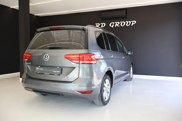 Volkswagen Touran view 6