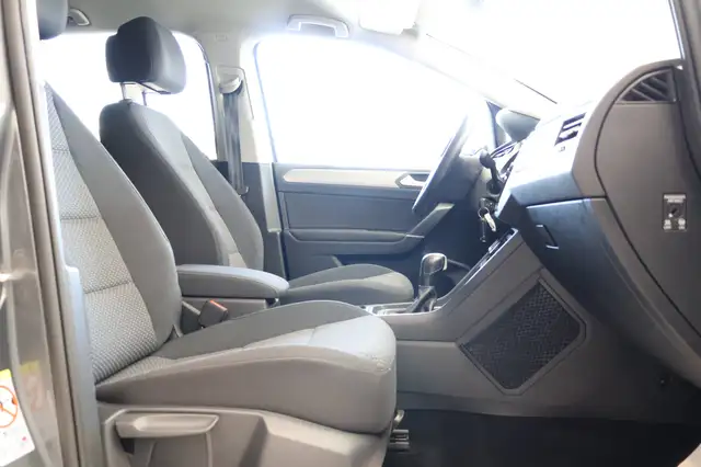Volkswagen Touran view 12