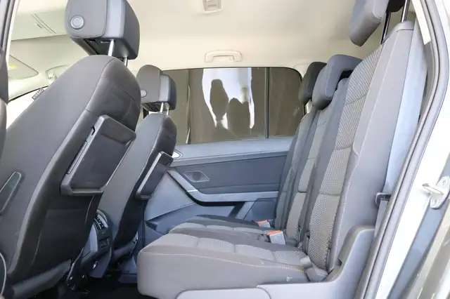 Volkswagen Touran view 11