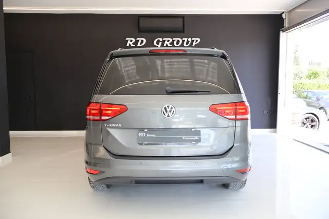 Volkswagen Touran view 5