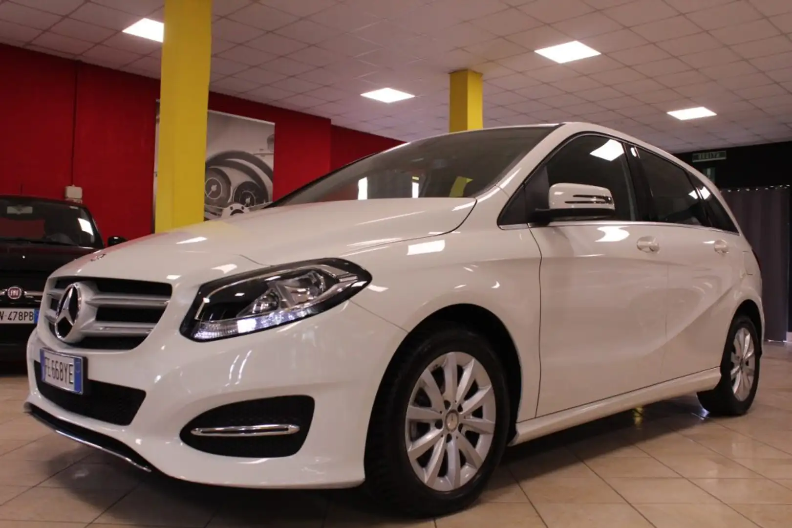 Mercedes-Benz B 180 d AUT.-NAVI-CAMERA-ECC... "OK NEOPATENTATI" Bianco - 1