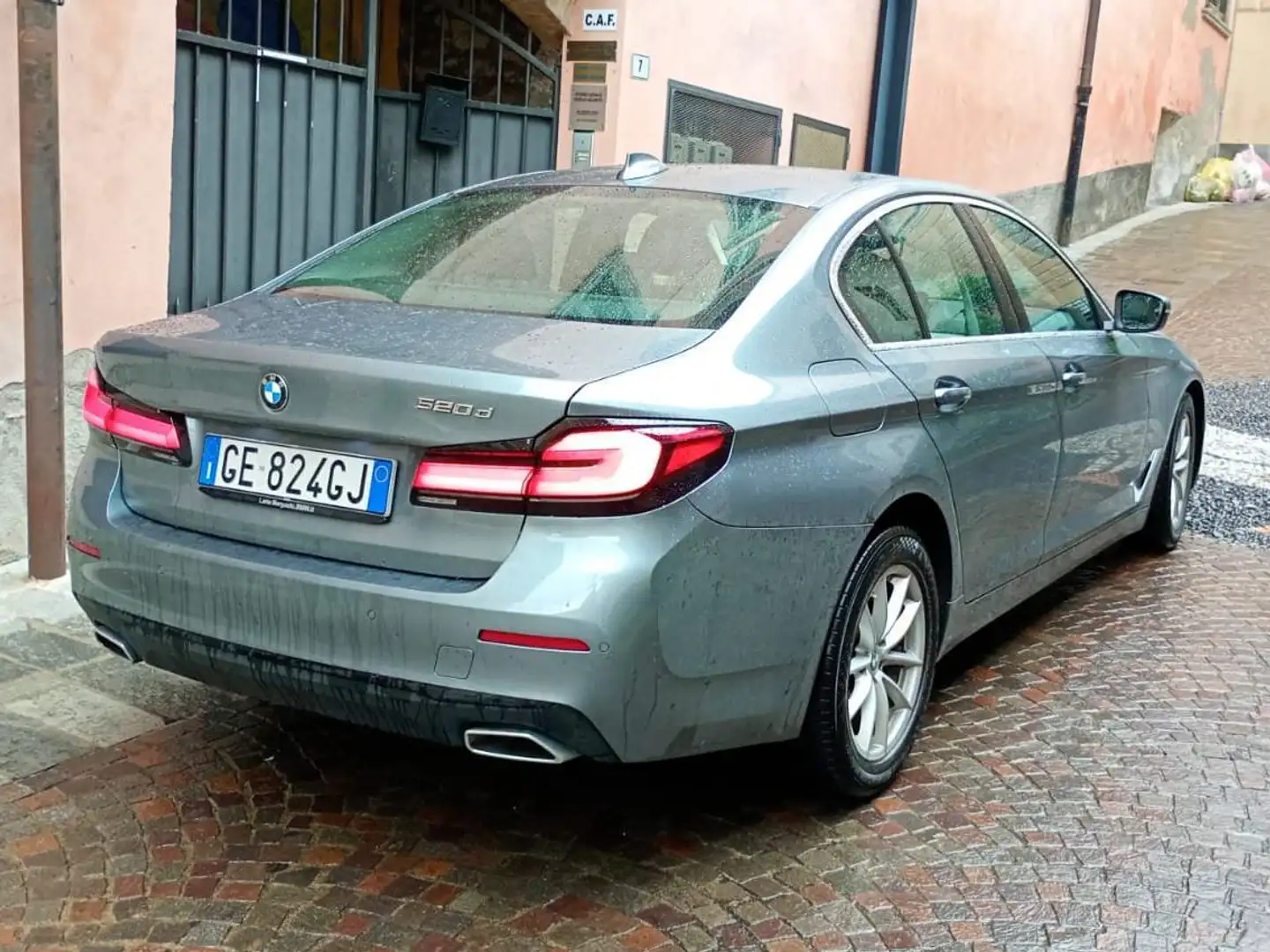 BMW 520 Serie 5 G30 2020 Berlina LCI 520d 48V Luxury auto Grigio - 2