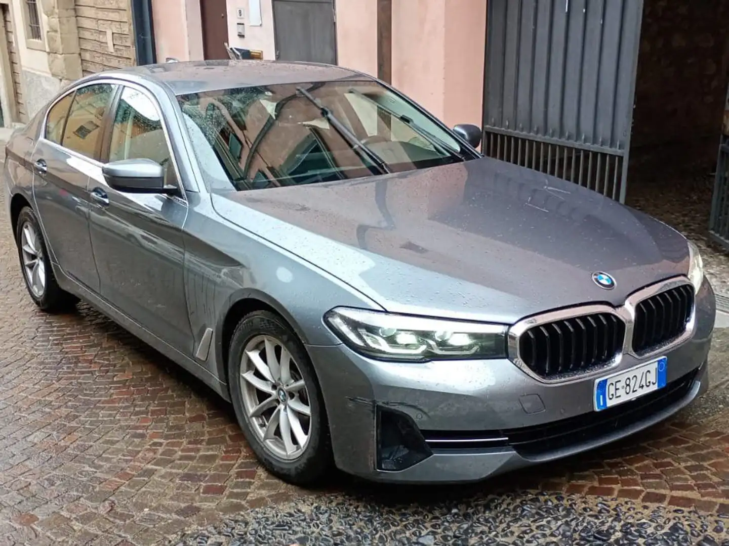 BMW 520 Serie 5 G30 2020 Berlina LCI 520d 48V Luxury auto Grigio - 1