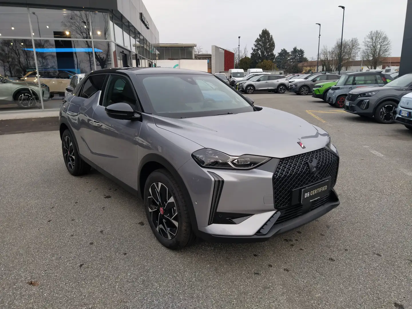 DS Automobiles DS 3 1.5 BlueHDi 130cv EAT8 PERFORMANCE LINE+ KM ZERO Zilver - 1