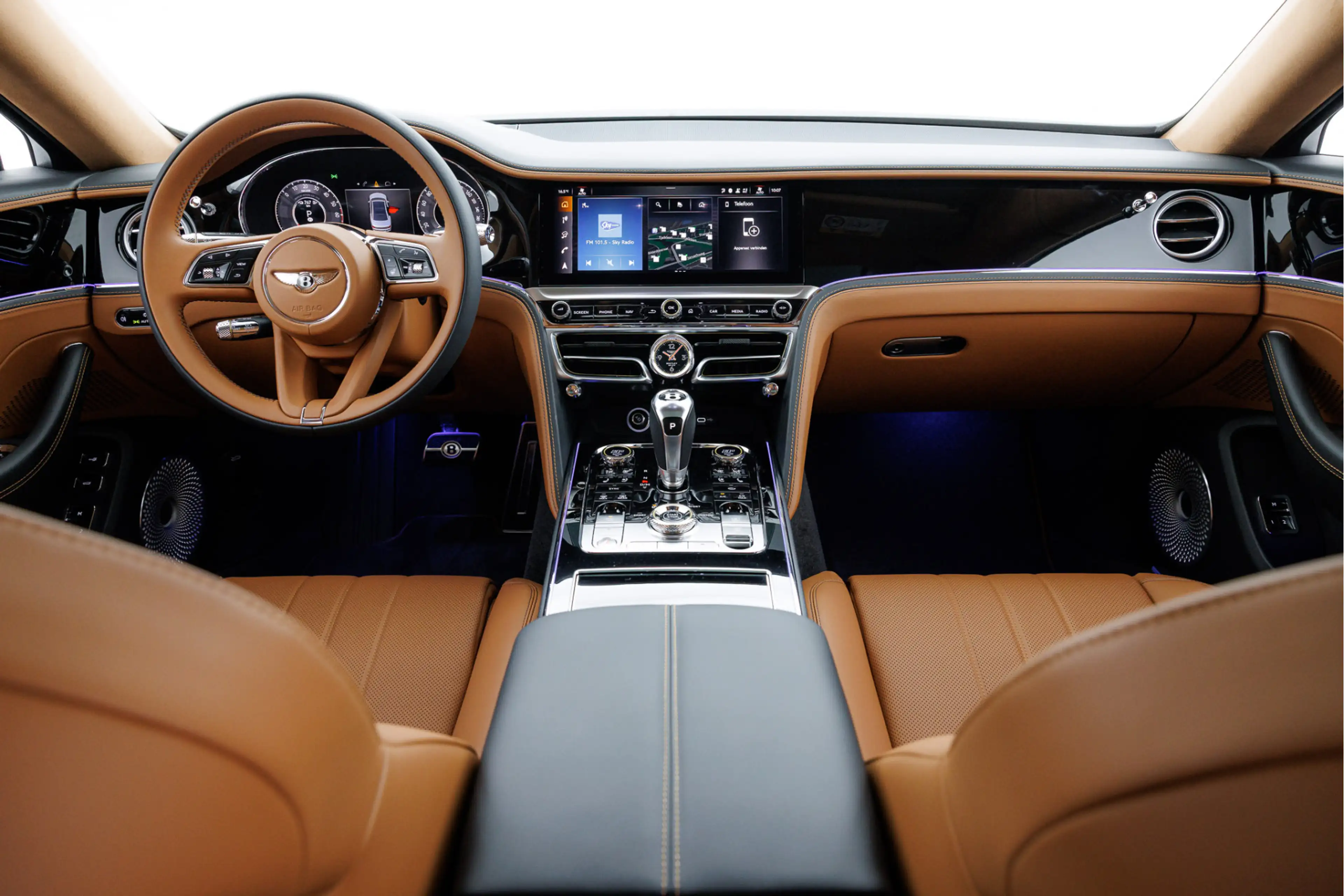 Bentley Flying Spur V8 Hybrid MY2026 — photo 7
