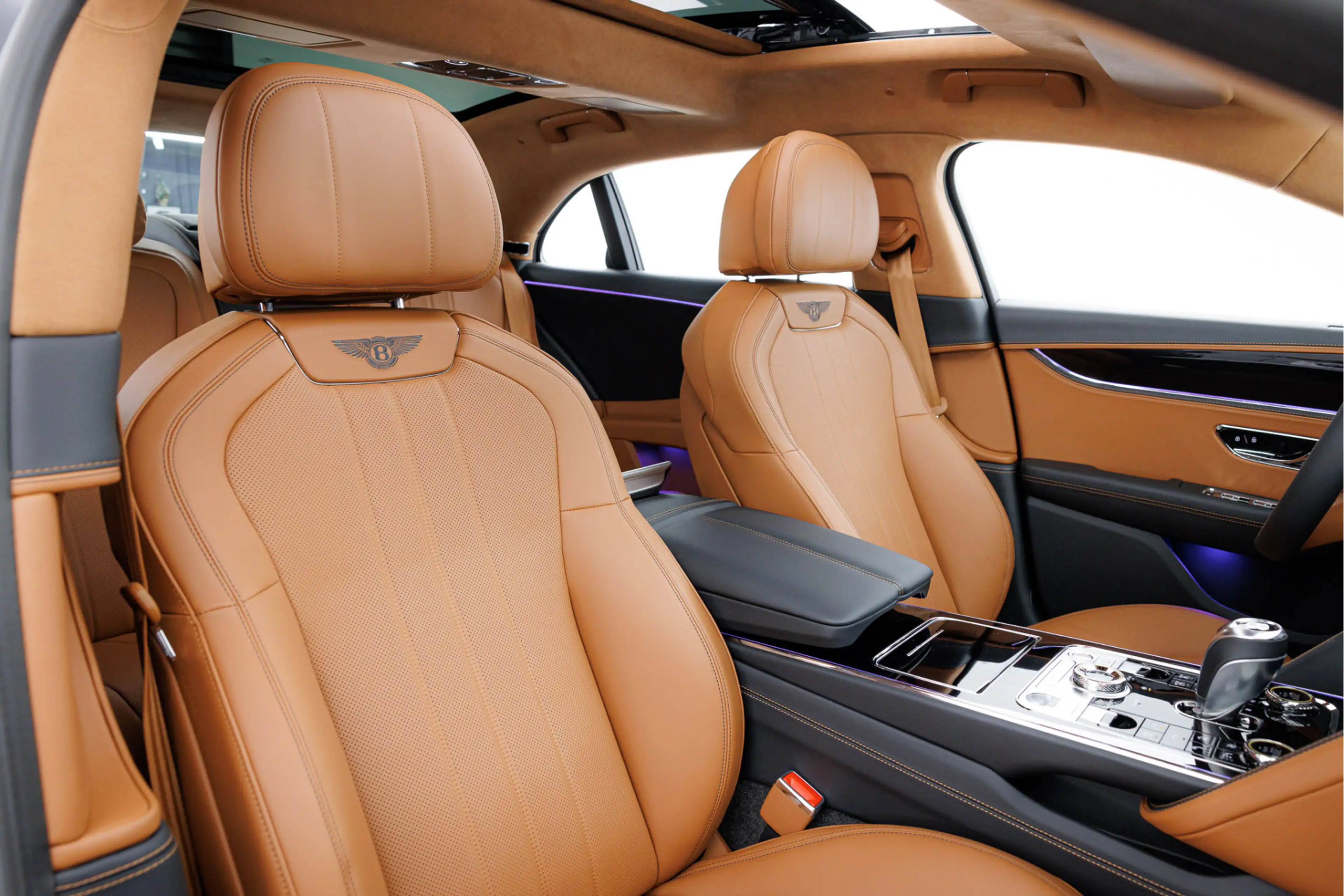Bentley Flying Spur V8 Hybrid MY2026 — photo 8