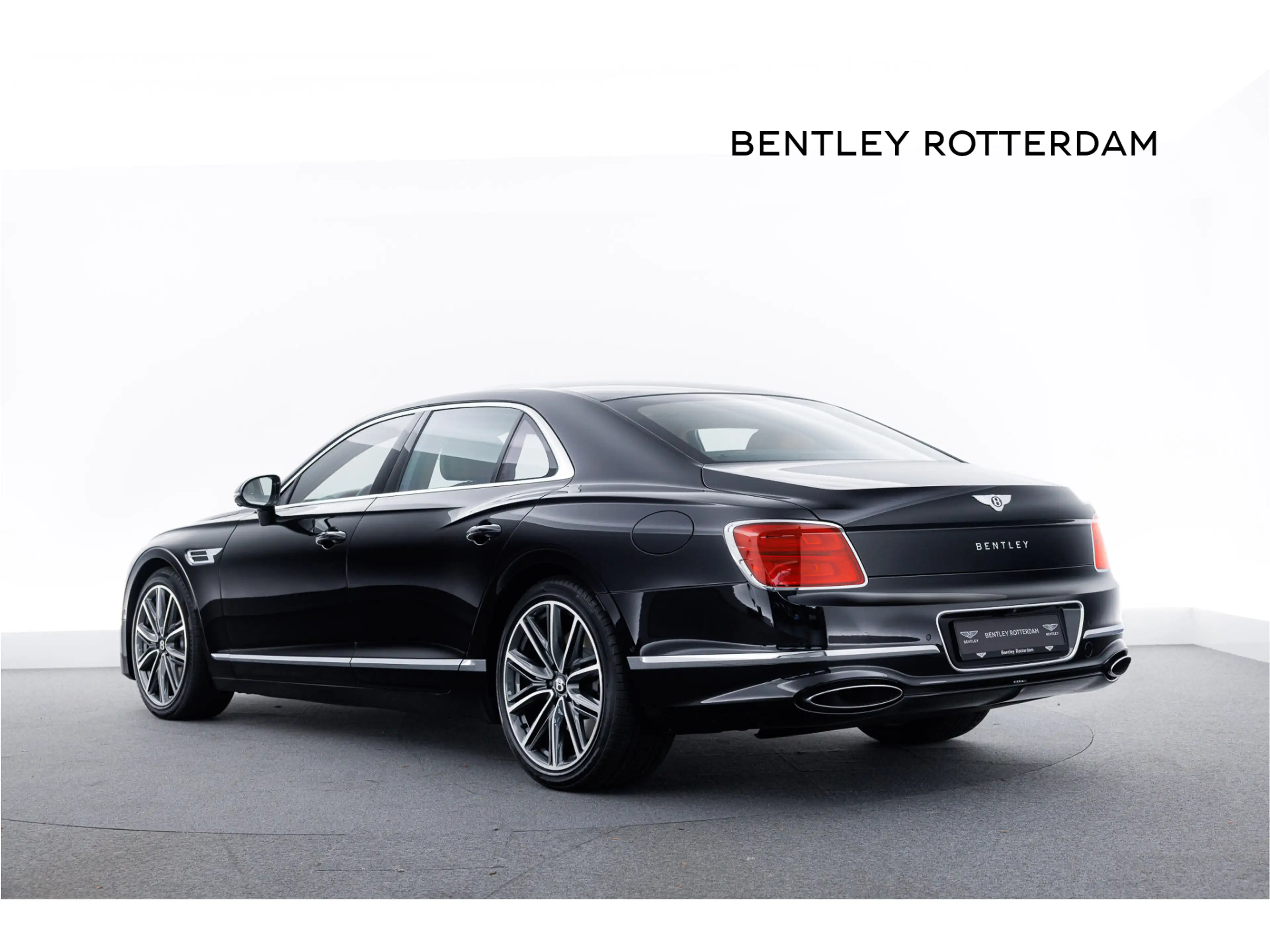 Bentley Flying Spur V8 Hybrid MY2026 — photo 3