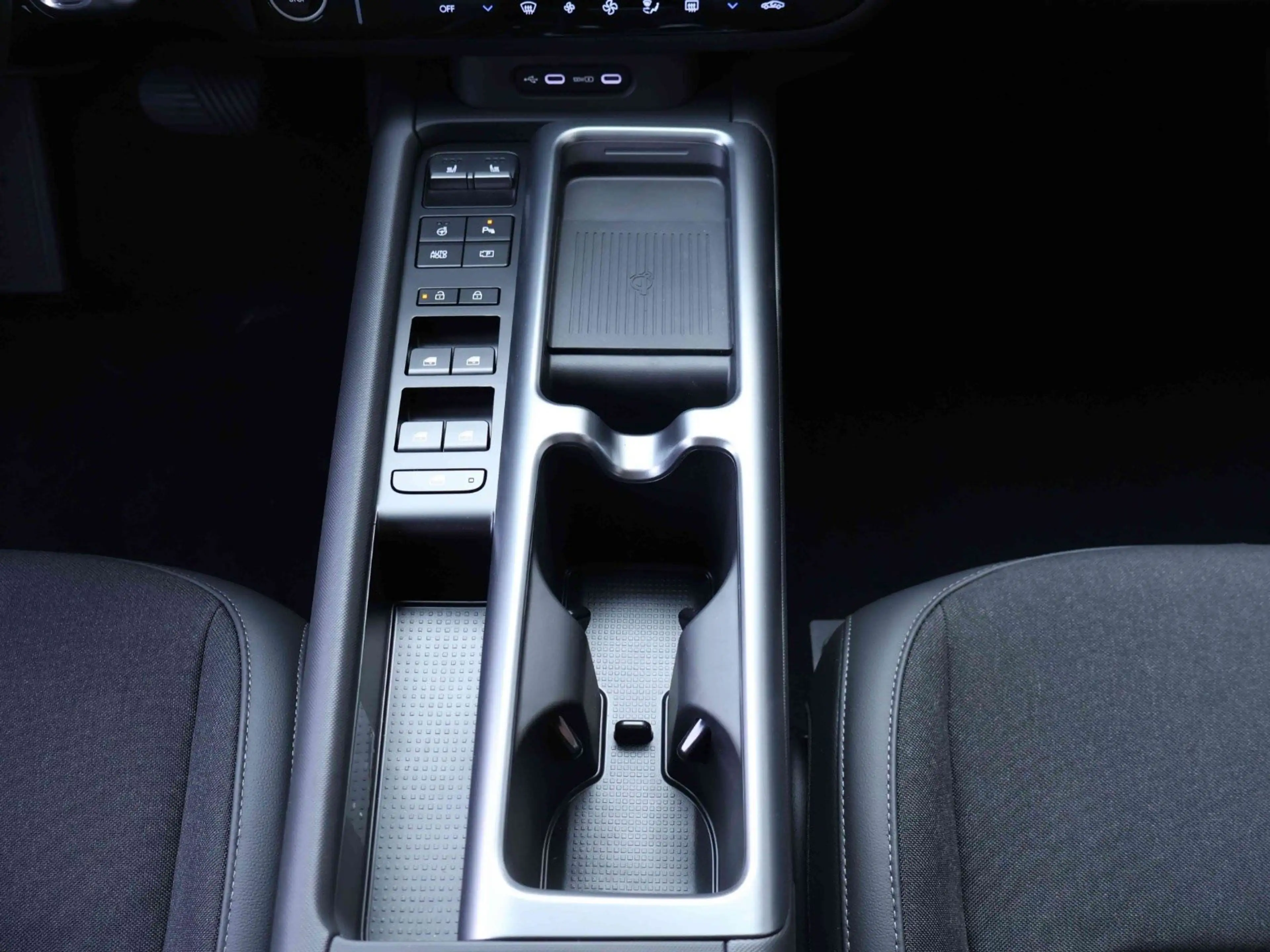 Hyundai IONIQ 6 Comfort Line 84 kWh 2WD FACELIFT abzüglich Superbo — photo 14