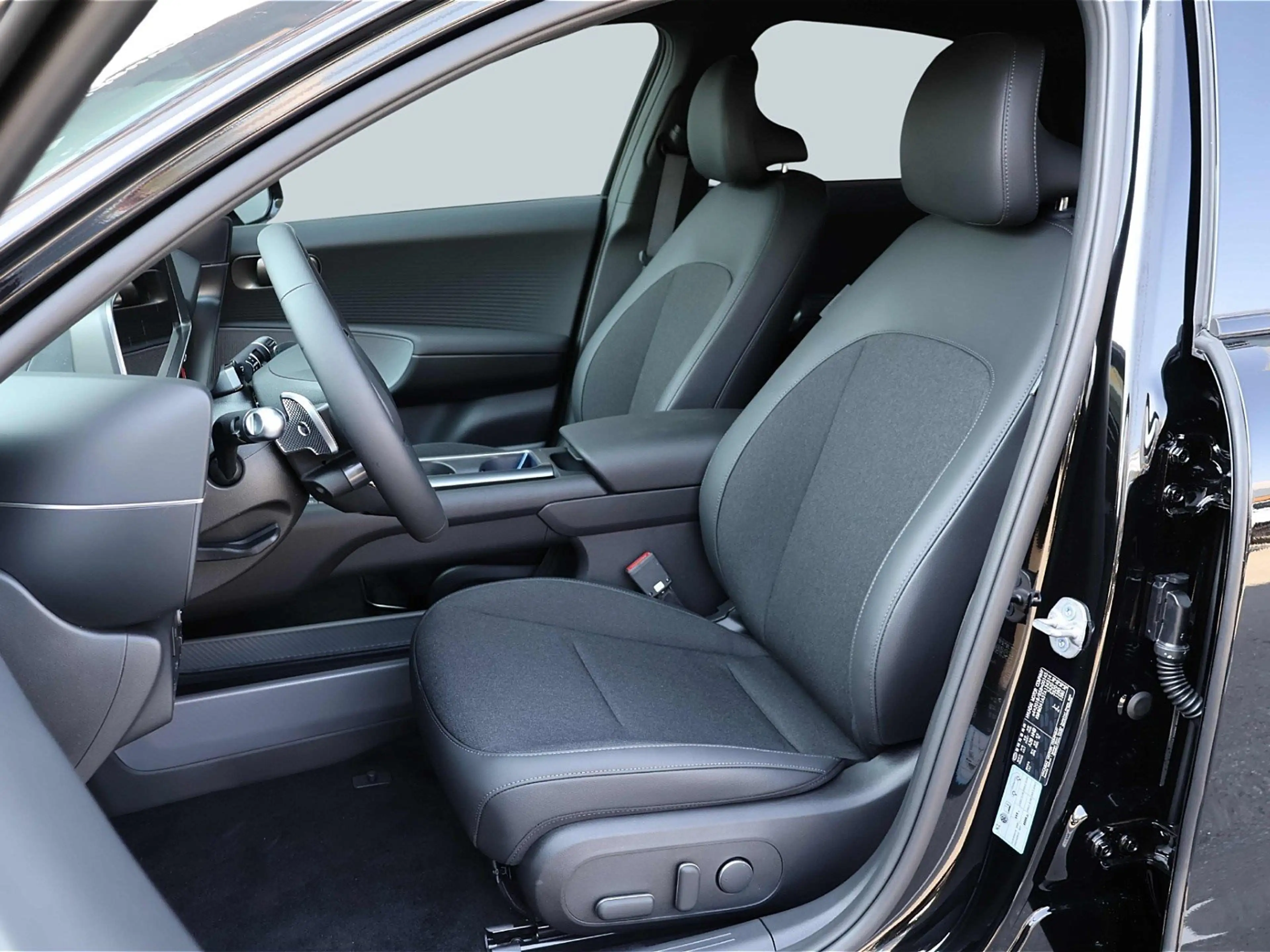 Hyundai IONIQ 6 Comfort Line 84 kWh 2WD FACELIFT abzüglich Superbo — photo 8