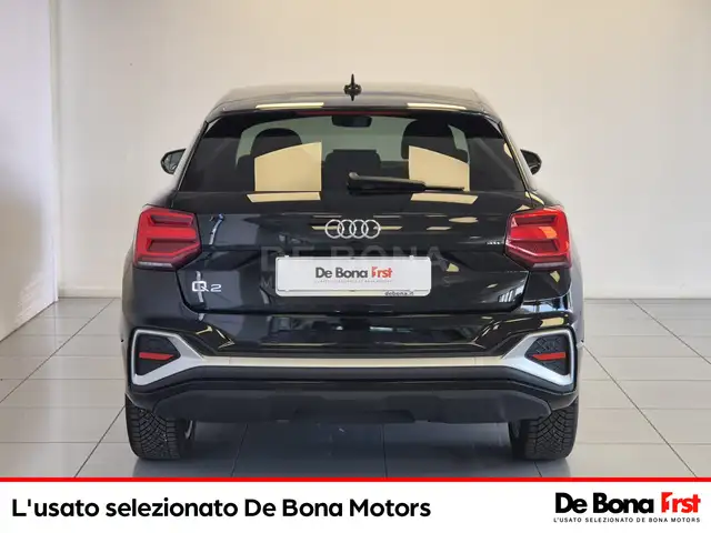 Audi Q2 view 6