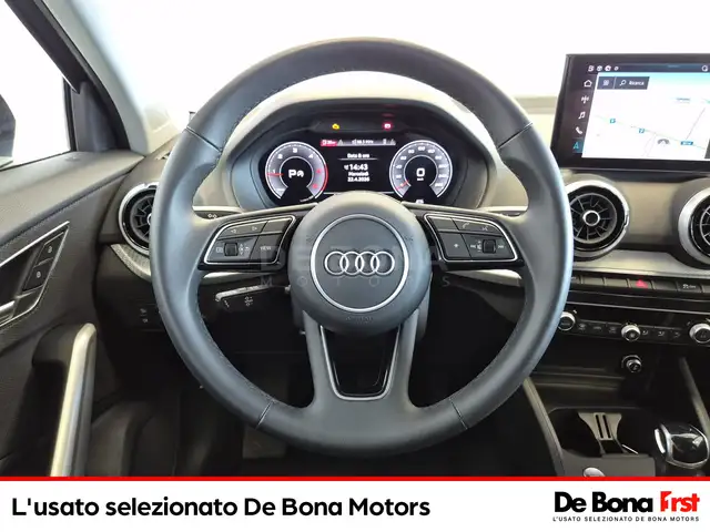 Audi Q2 view 10