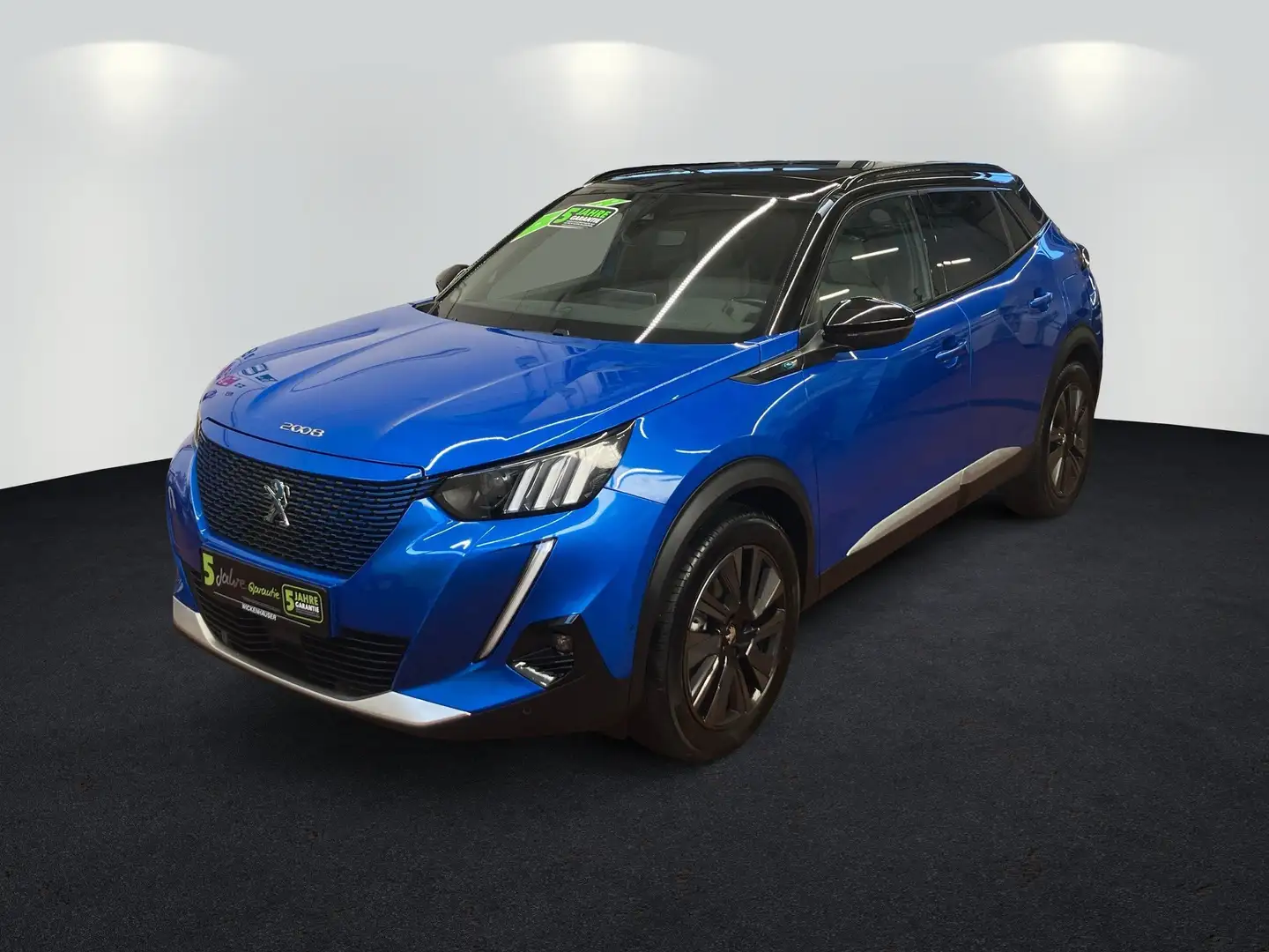 Peugeot 2008 e-136 GT Pack ACC+Panorama+Navi+Kamera Blau - 2