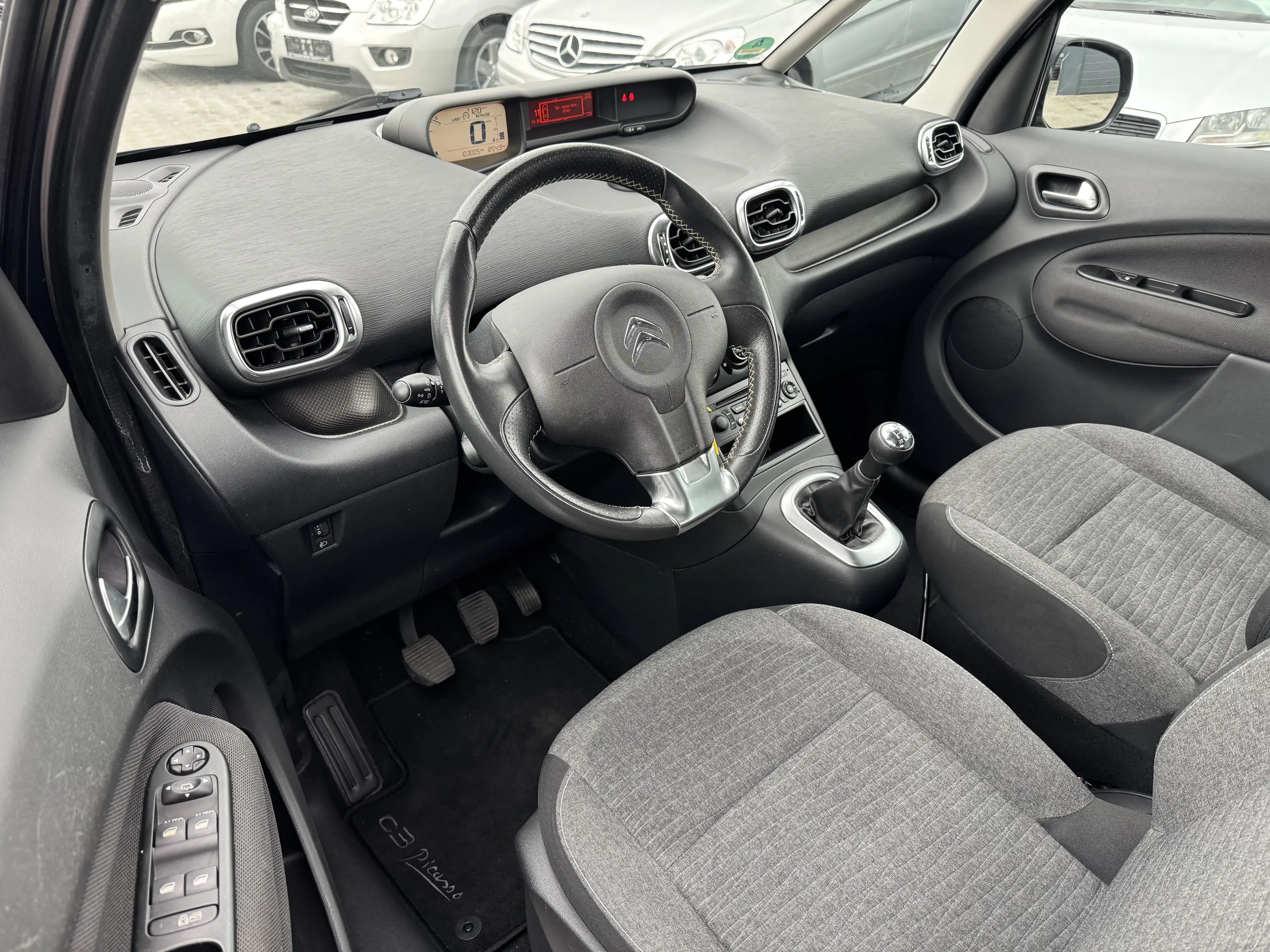 Citroen C3 Picasso Selection  1,2 81 kW / Klimaautomatik — photo 6