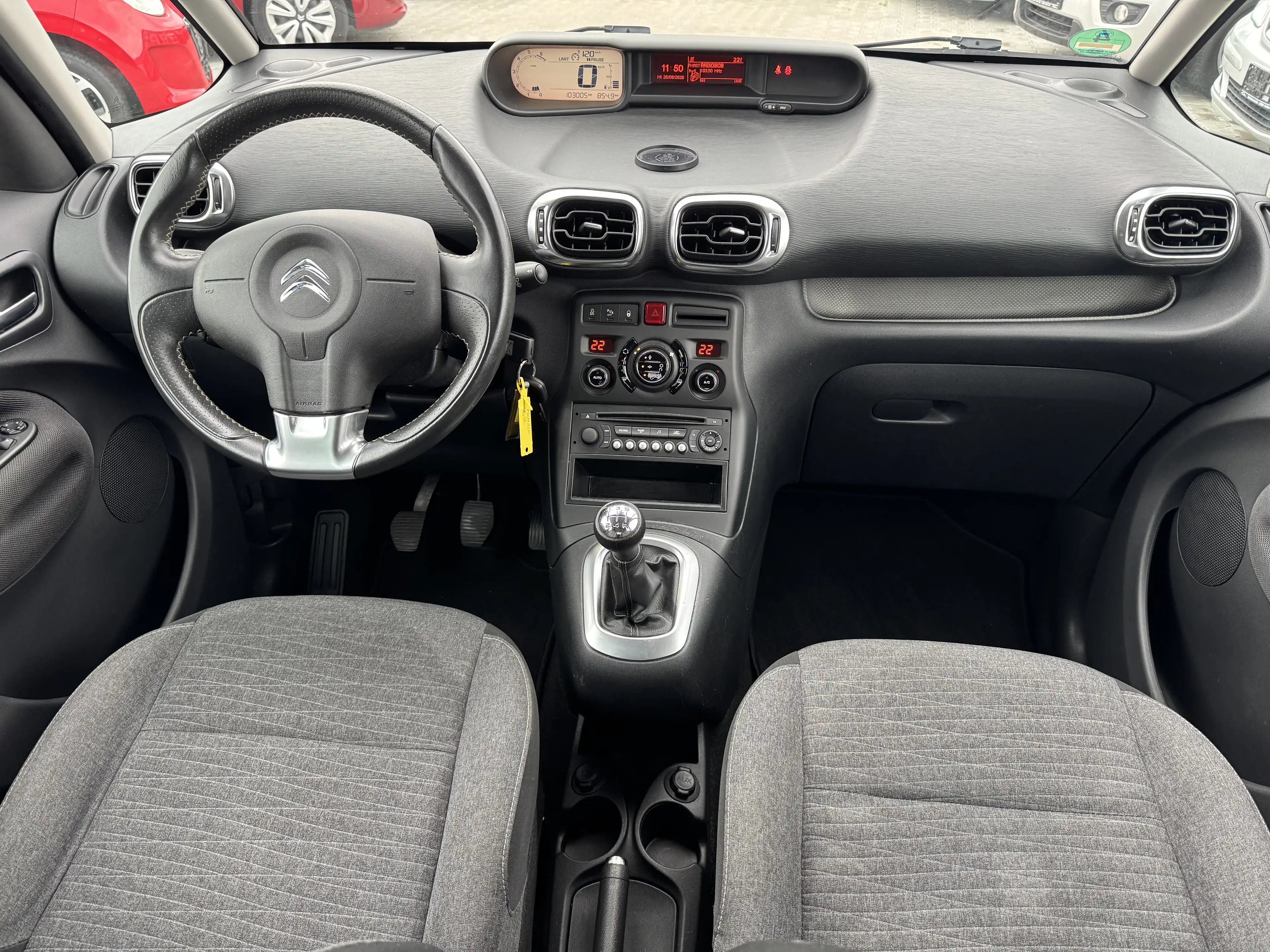 Citroen C3 Picasso Selection  1,2 81 kW / Klimaautomatik — photo 7