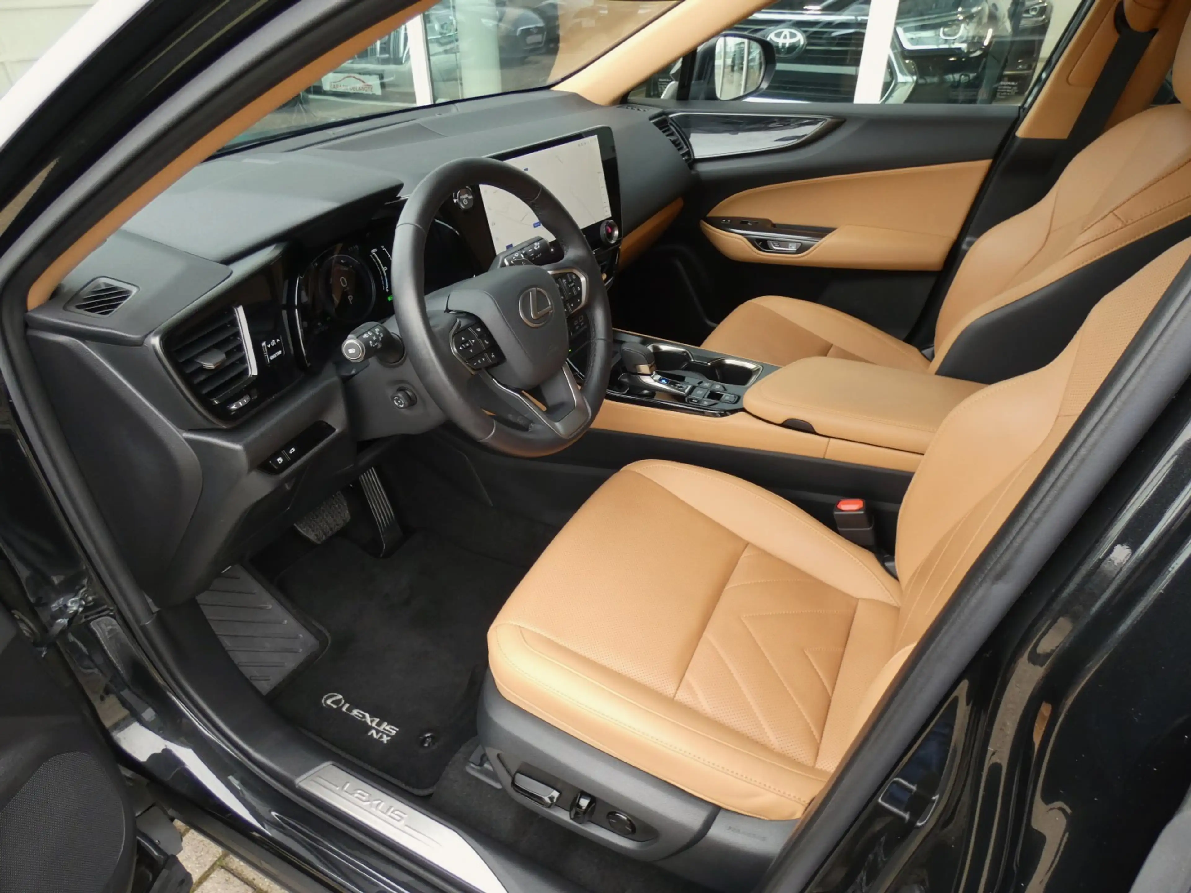 Lexus NX 450h+ Plug-in AWD Executive Line +Zetelventilatie +Leder — photo 10