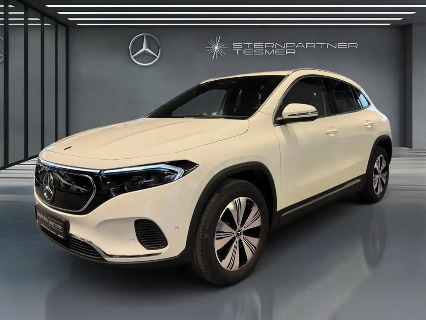 Mercedes-Benz EQA 300 4M Progressive,LED,AMBIENTE,MBUX,CarPlay Weiß - 1