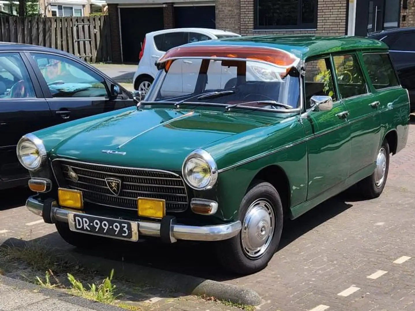 Peugeot 404 Familiaal Verde - 2