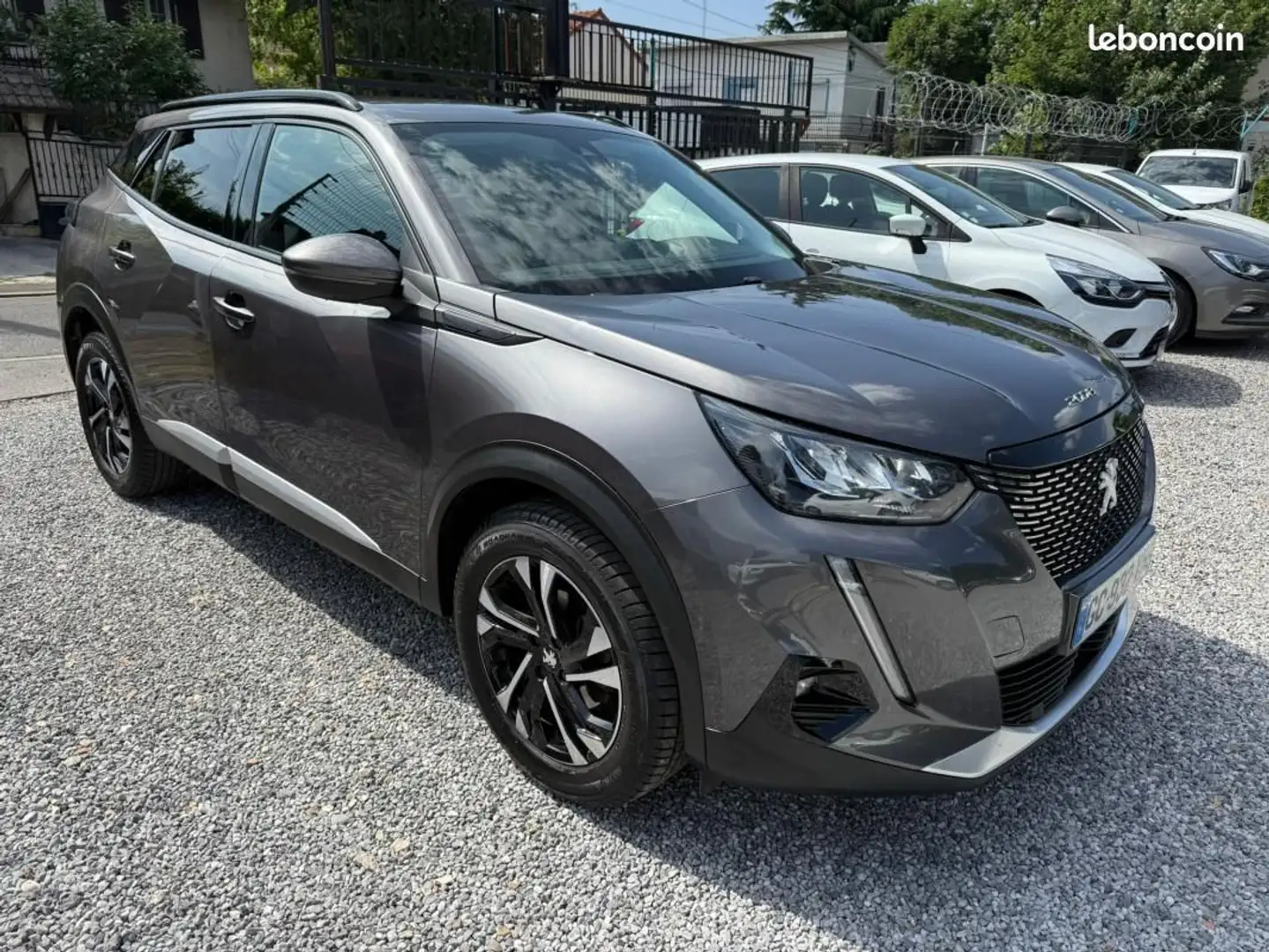 Peugeot 2008 PureTech 100 S&S BVM6 Allure 5P 1ERE MAIN DISTRIBU Grau - 1