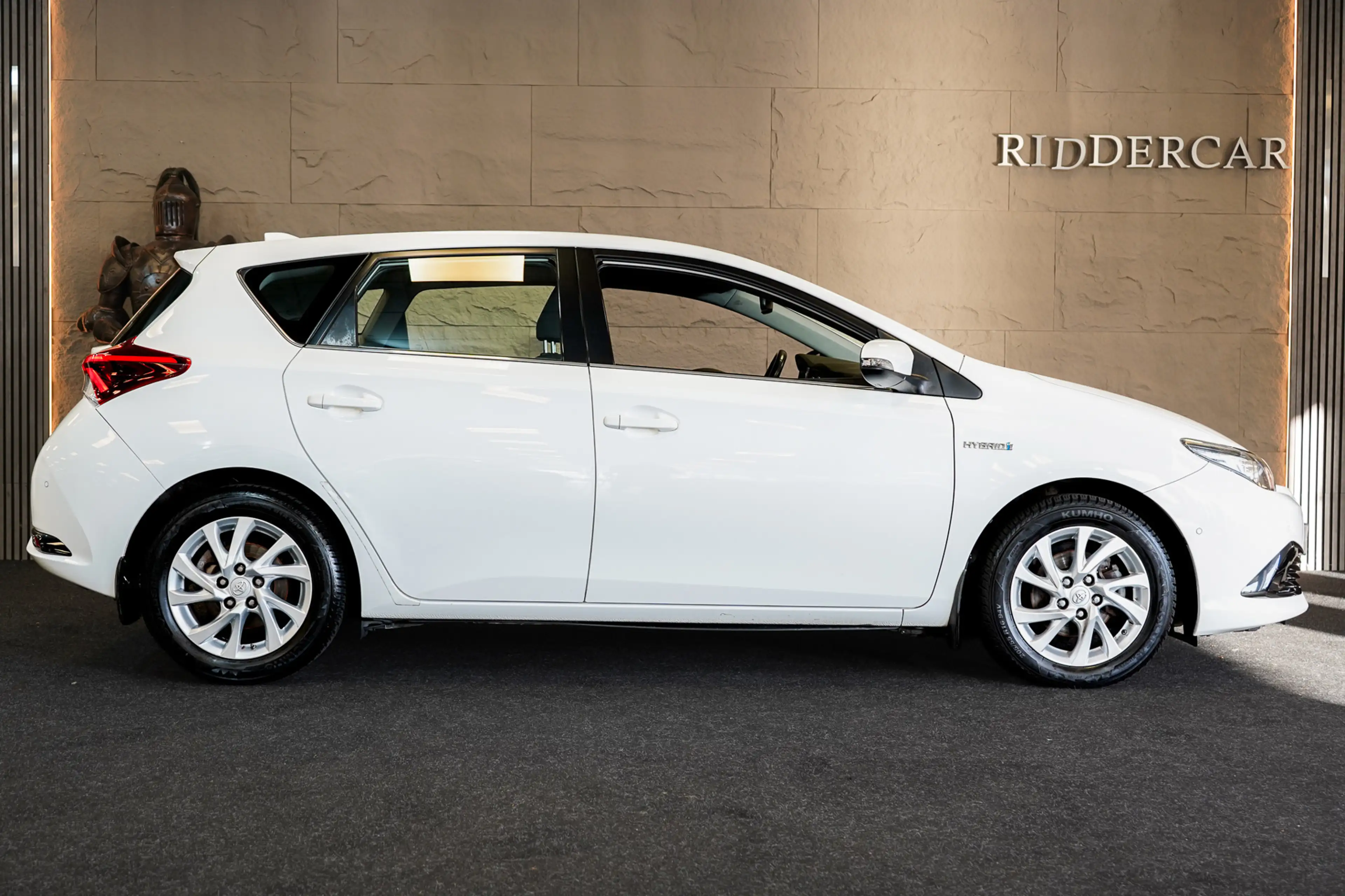 Toyota Auris 1.8 Hybrid Active|GARANTIE|PARK SENS|CRUISE|CAMERA — photo 4