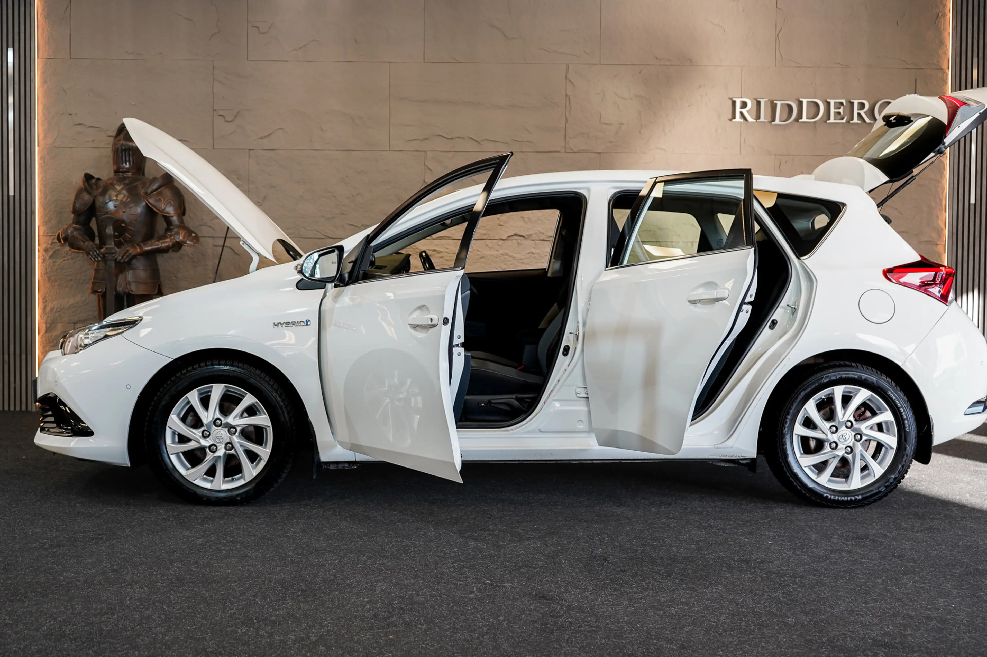 Toyota Auris 1.8 Hybrid Active|GARANTIE|PARK SENS|CRUISE|CAMERA — photo 9