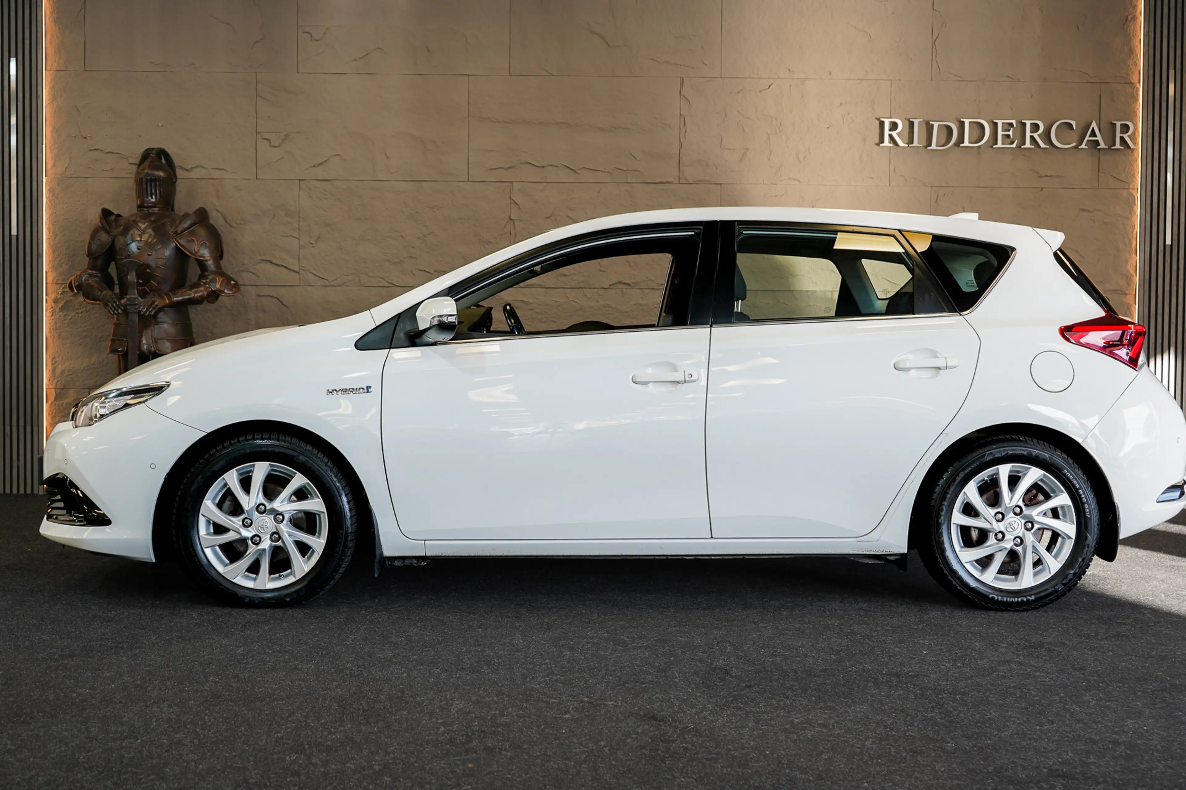 Toyota Auris 1.8 Hybrid Active|GARANTIE|PARK SENS|CRUISE|CAMERA — photo 8