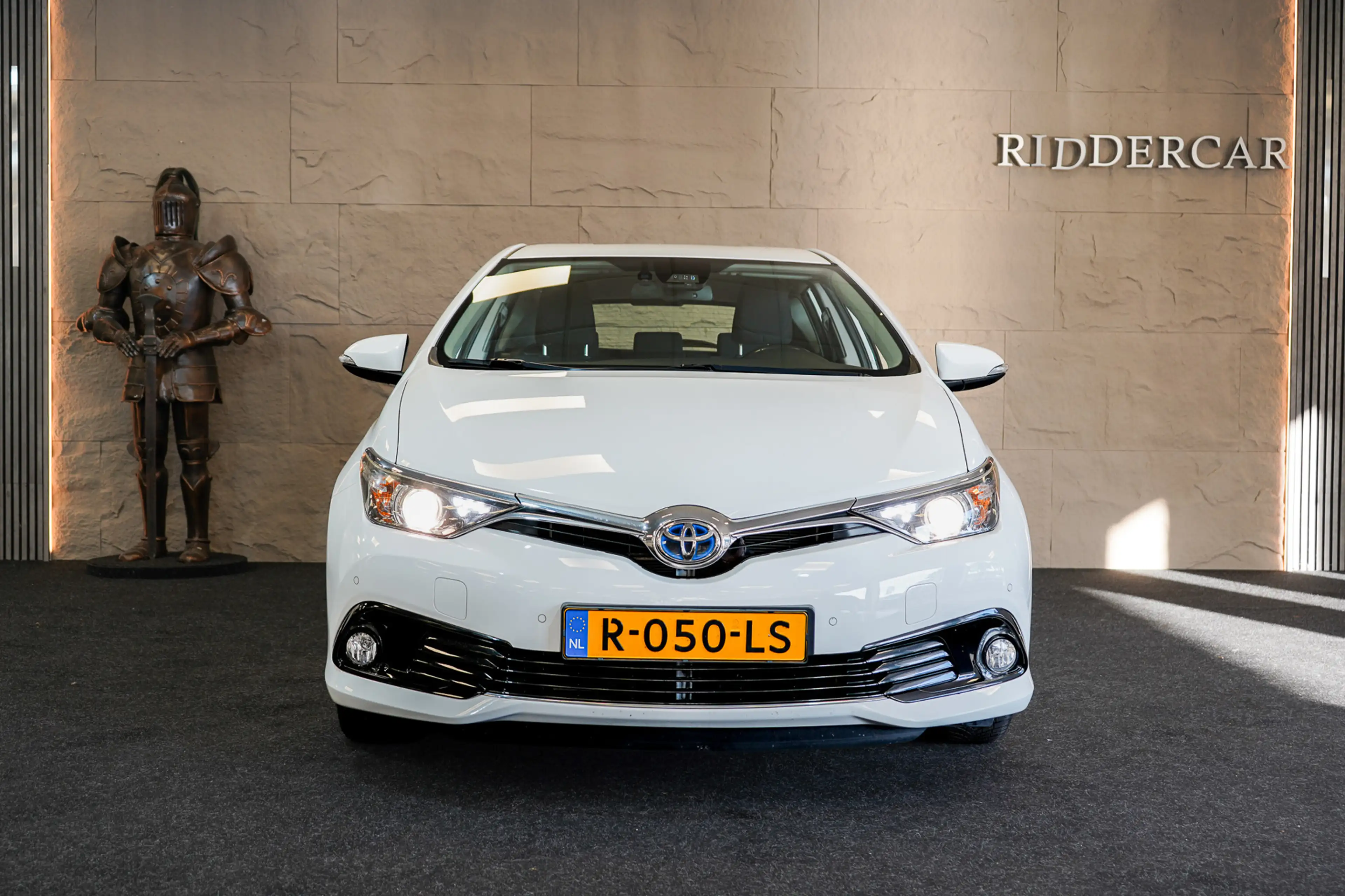 Toyota Auris 1.8 Hybrid Active|GARANTIE|PARK SENS|CRUISE|CAMERA — photo 2