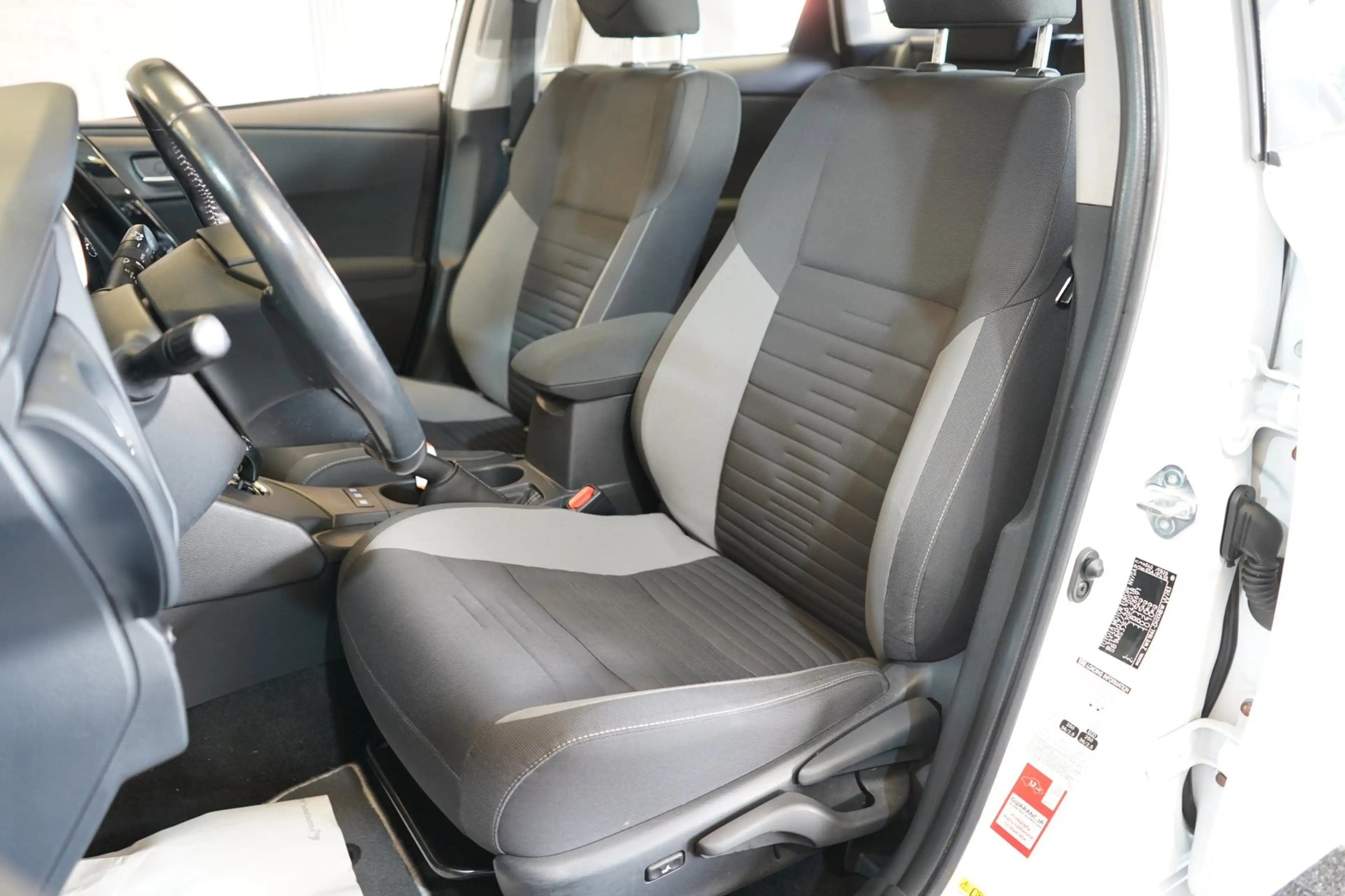Toyota Auris 1.8 Hybrid Active|GARANTIE|PARK SENS|CRUISE|CAMERA — photo 14