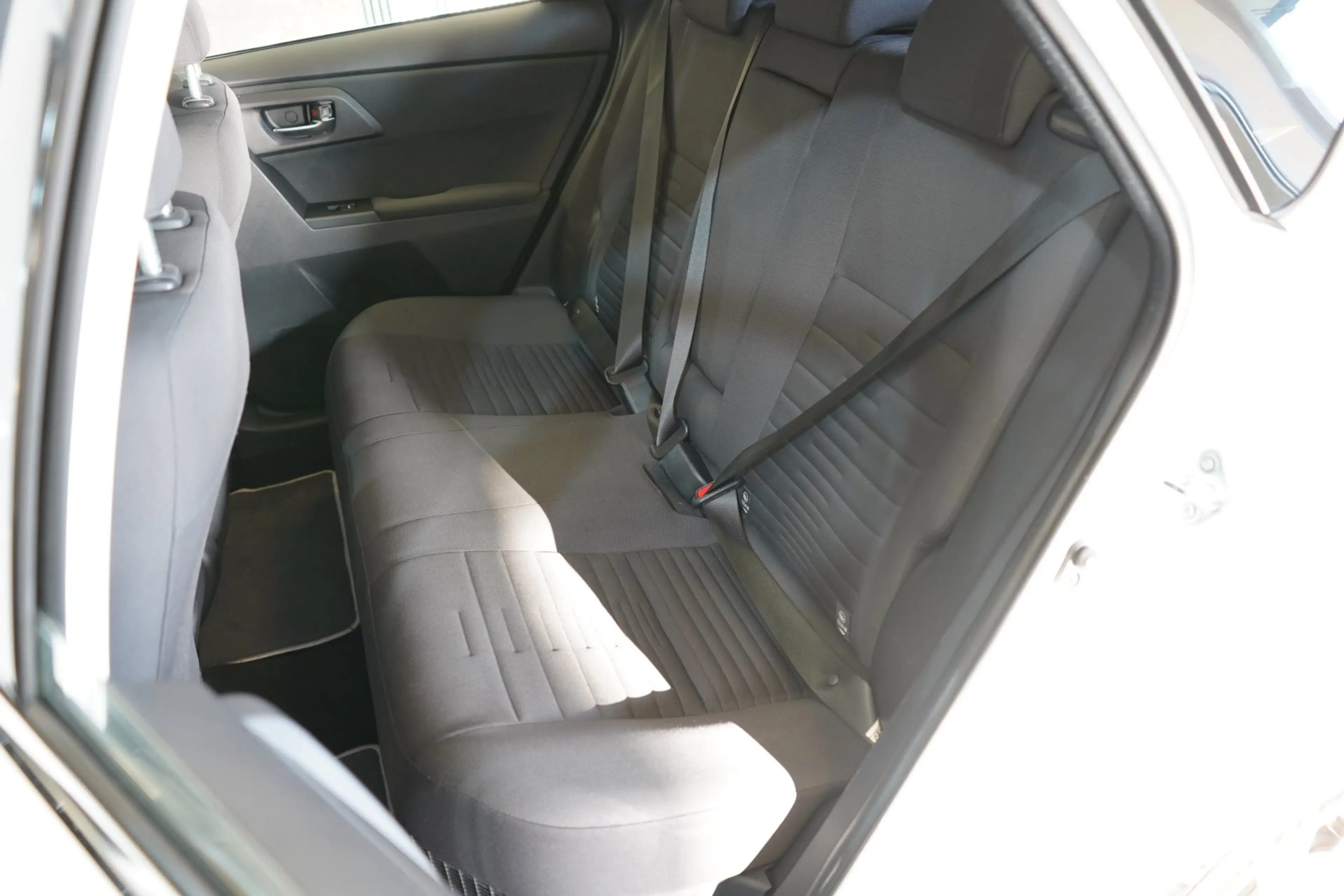 Toyota Auris 1.8 Hybrid Active|GARANTIE|PARK SENS|CRUISE|CAMERA — photo 23