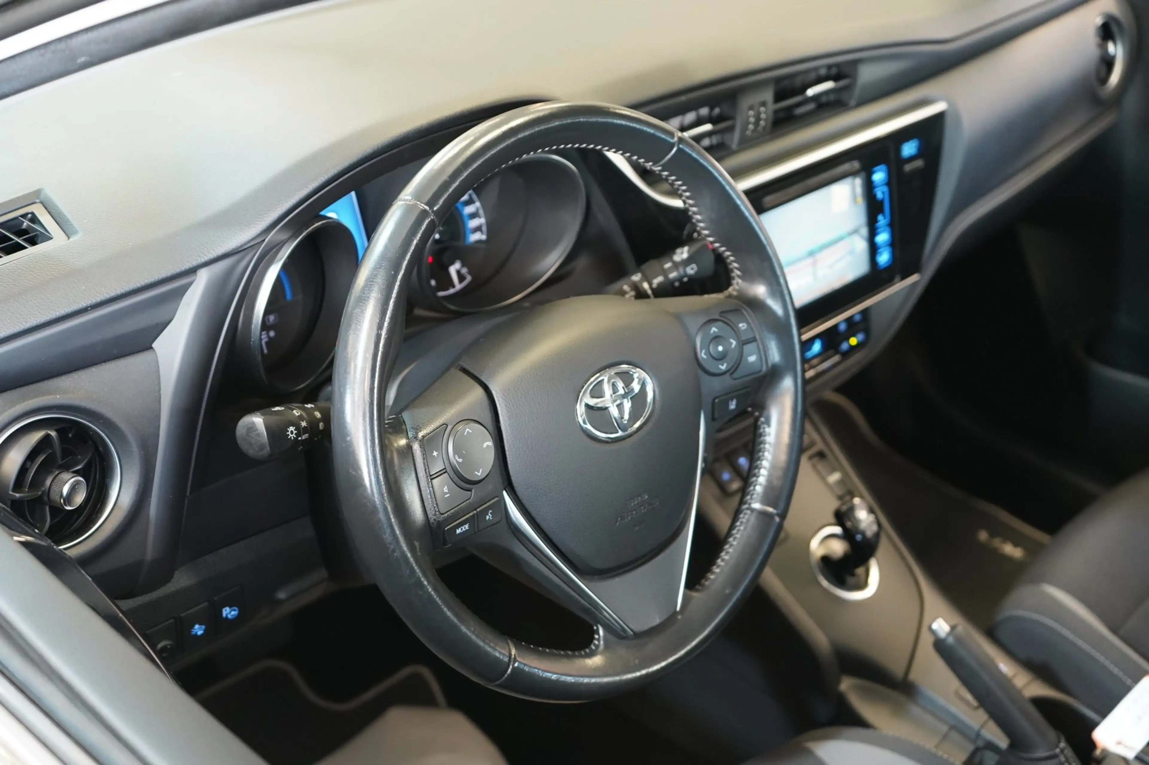 Toyota Auris 1.8 Hybrid Active|GARANTIE|PARK SENS|CRUISE|CAMERA — photo 13