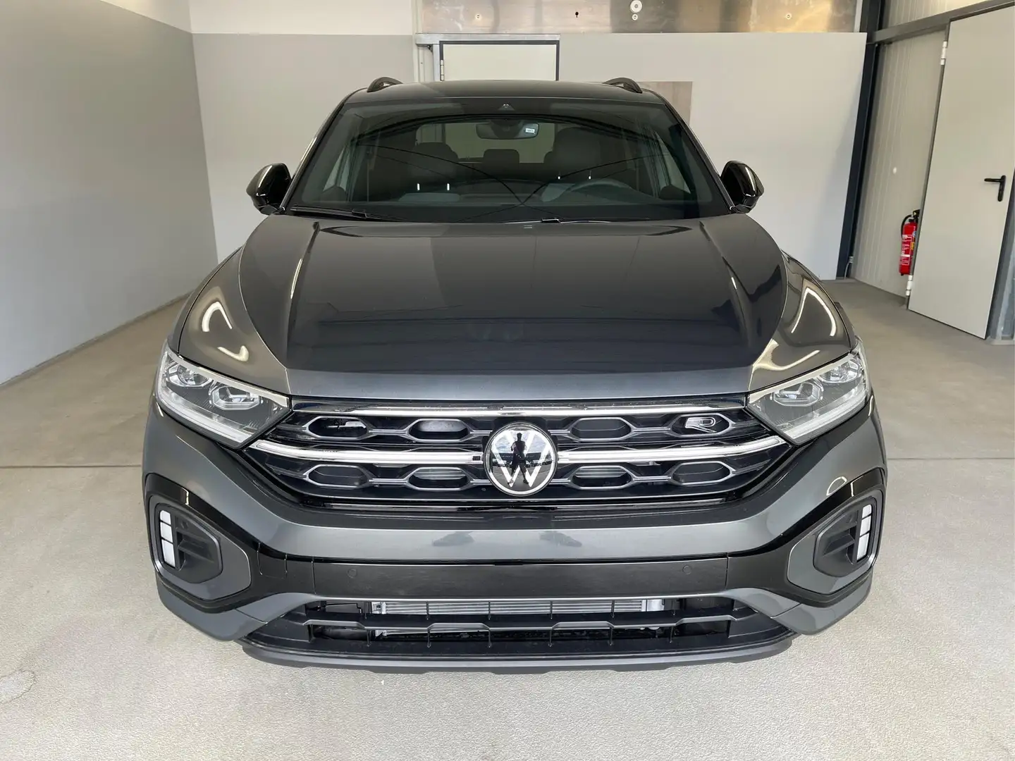 Volkswagen T-Roc R-Line 190PS 4M AHK+Black+Matrix+ACC+Navi 2.0 T... Szürke - 2