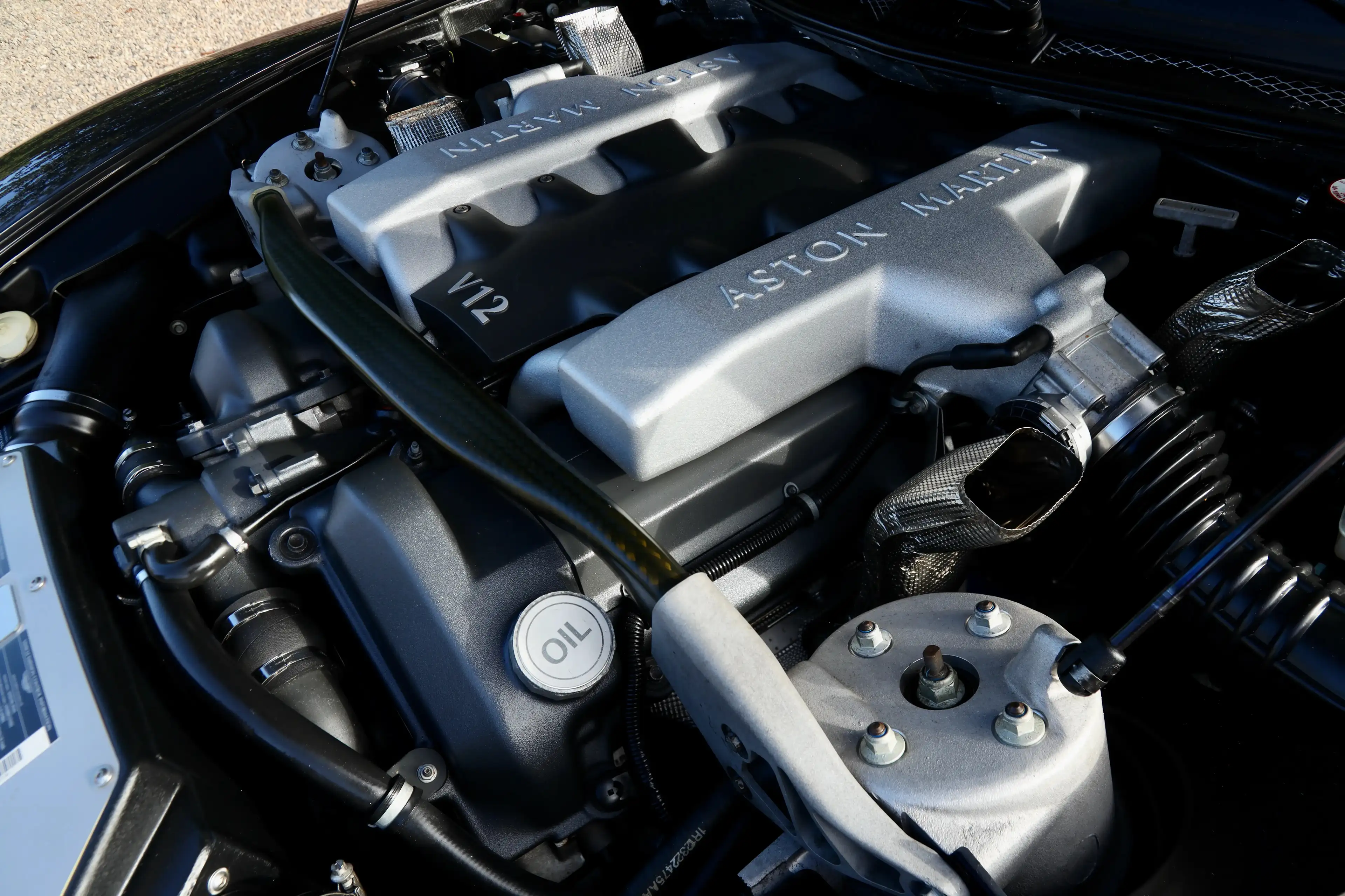 Aston Martin Vanquish 5.9 V12 PRICE REDUCTION "11.800 Miles" Presented i — photo 4
