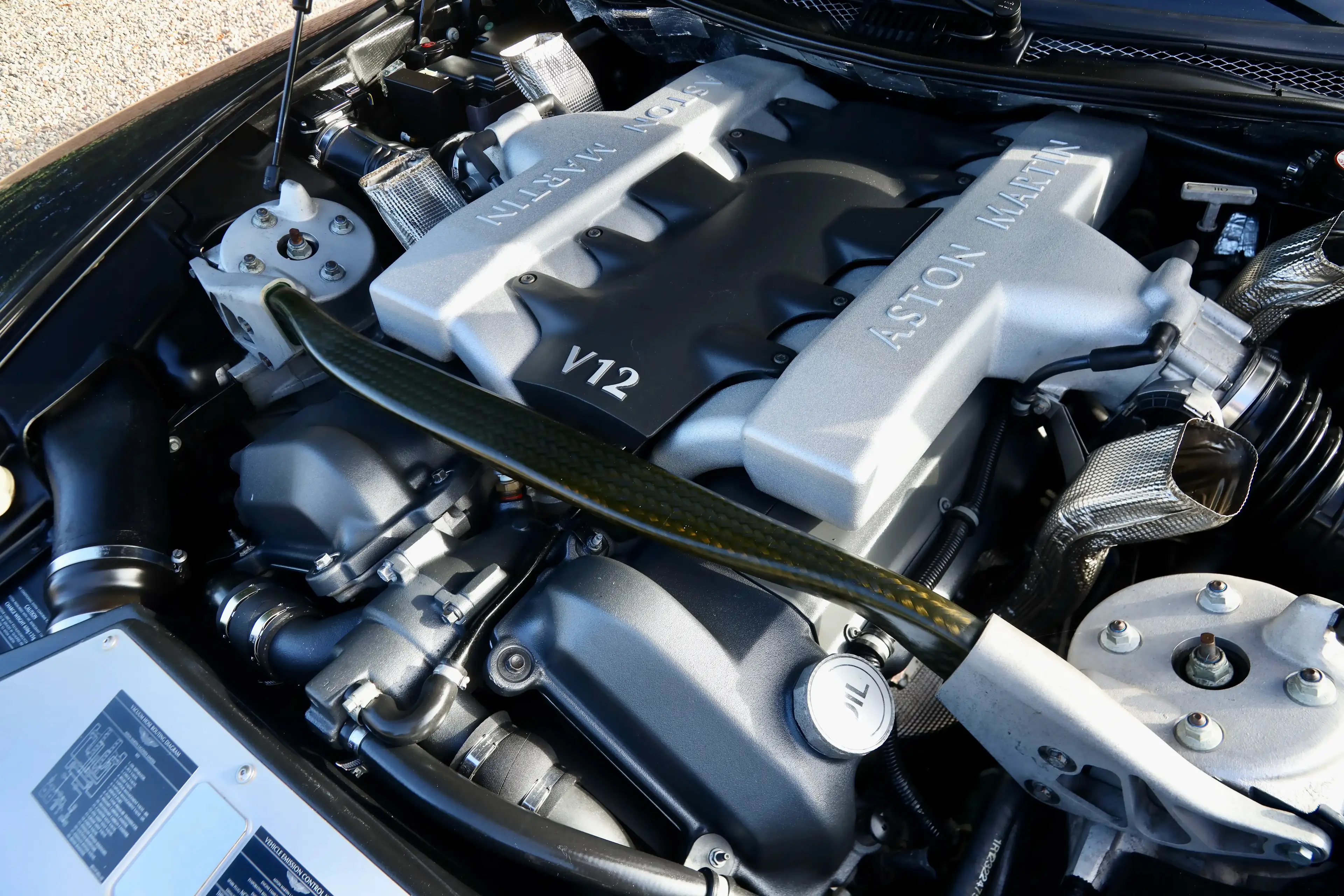 Aston Martin Vanquish 5.9 V12 PRICE REDUCTION "11.800 Miles" Presented i — photo 12
