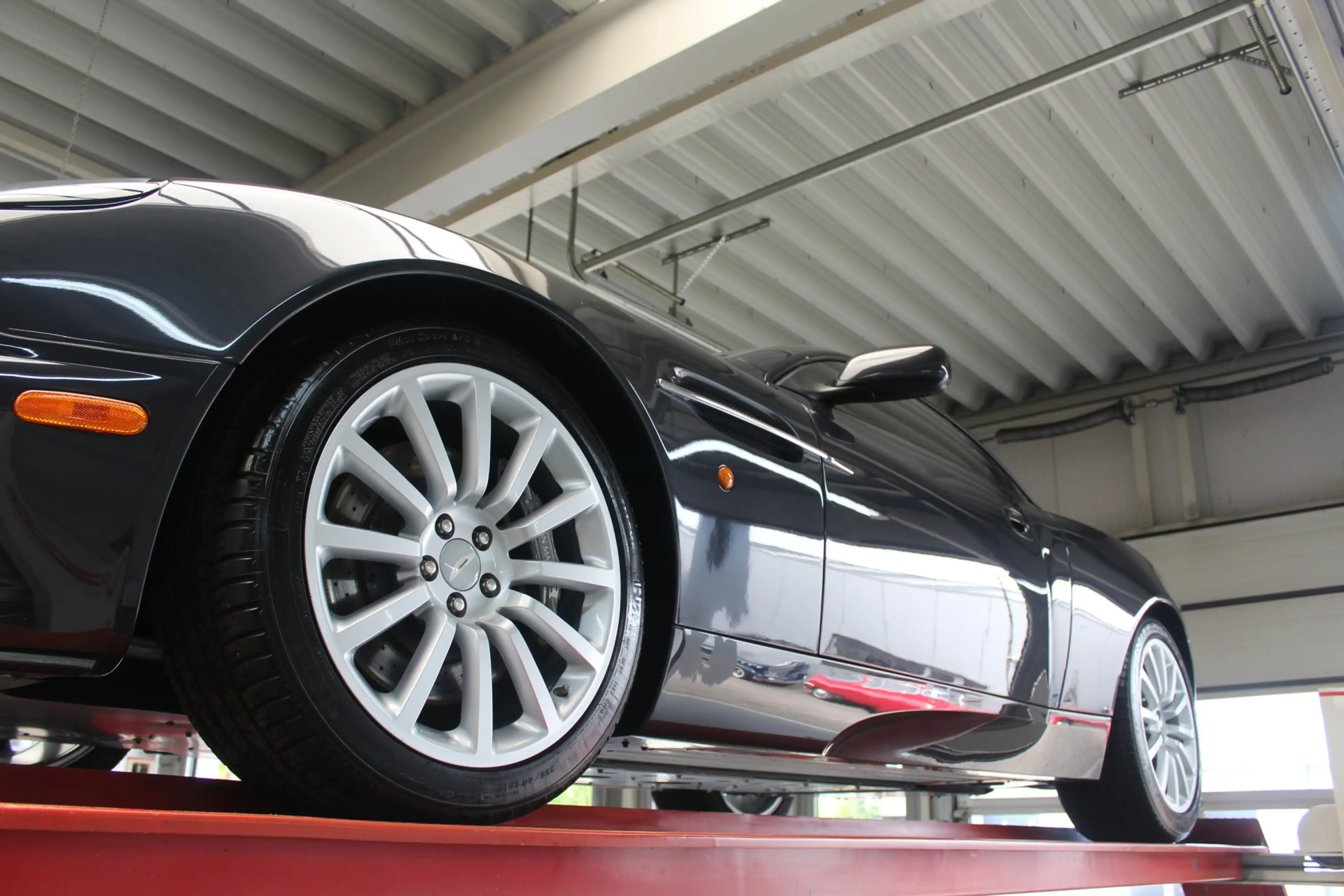 Aston Martin Vanquish 5.9 V12 PRICE REDUCTION "11.800 Miles" Presented i — photo 9