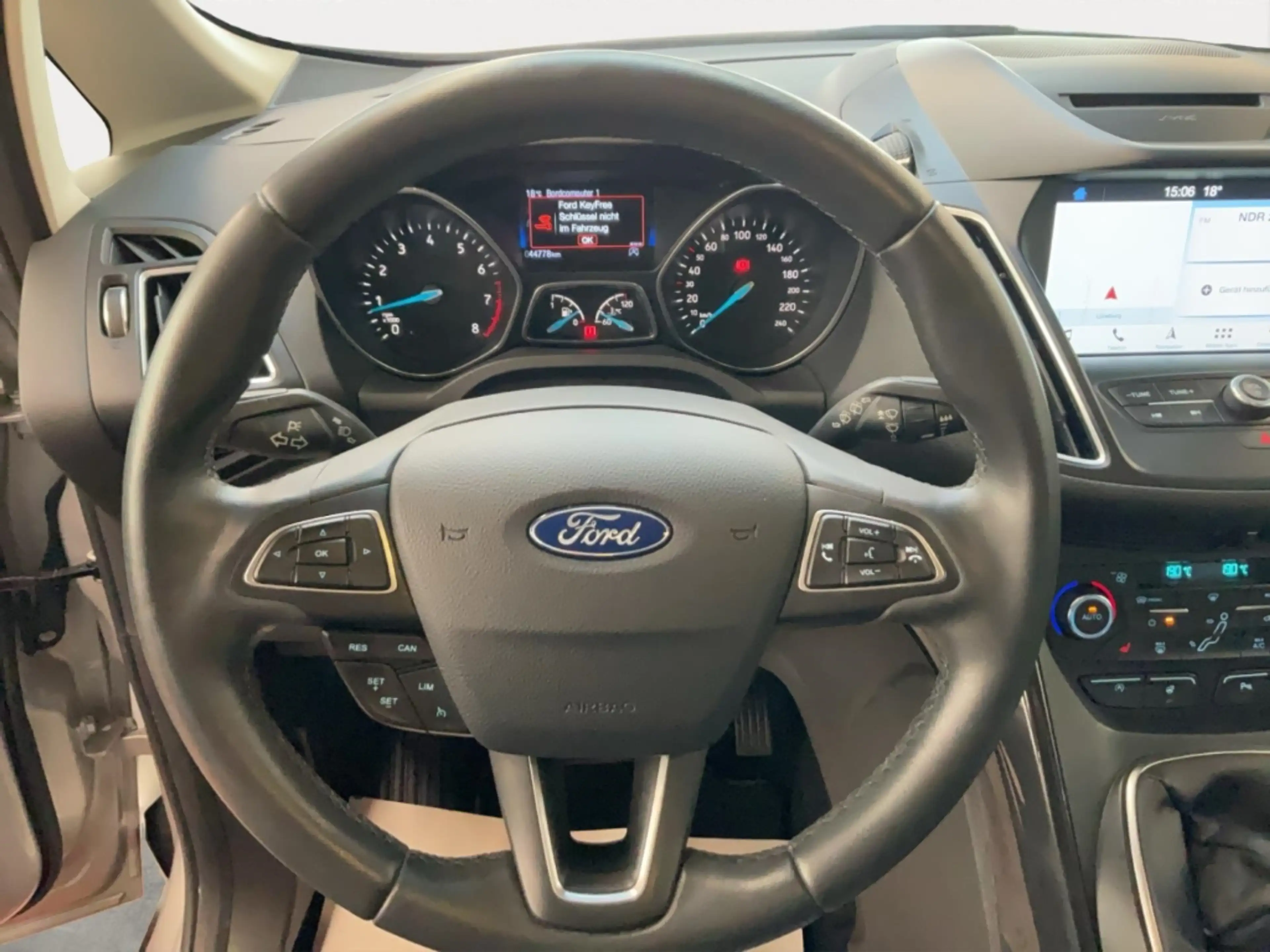 Ford C-Max 1.5 EcoBoost Alu Kamera Navi Temp. Sitzh. Isofix — photo 9
