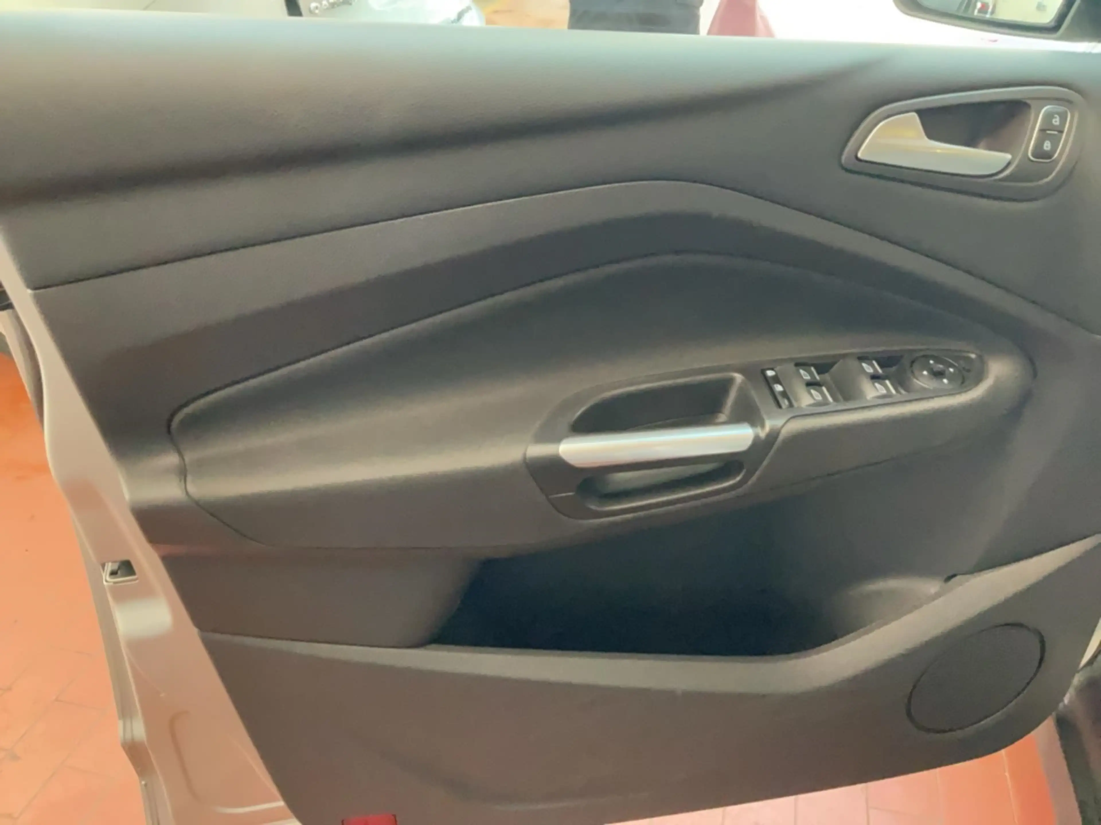 Ford C-Max 1.5 EcoBoost Alu Kamera Navi Temp. Sitzh. Isofix — photo 12